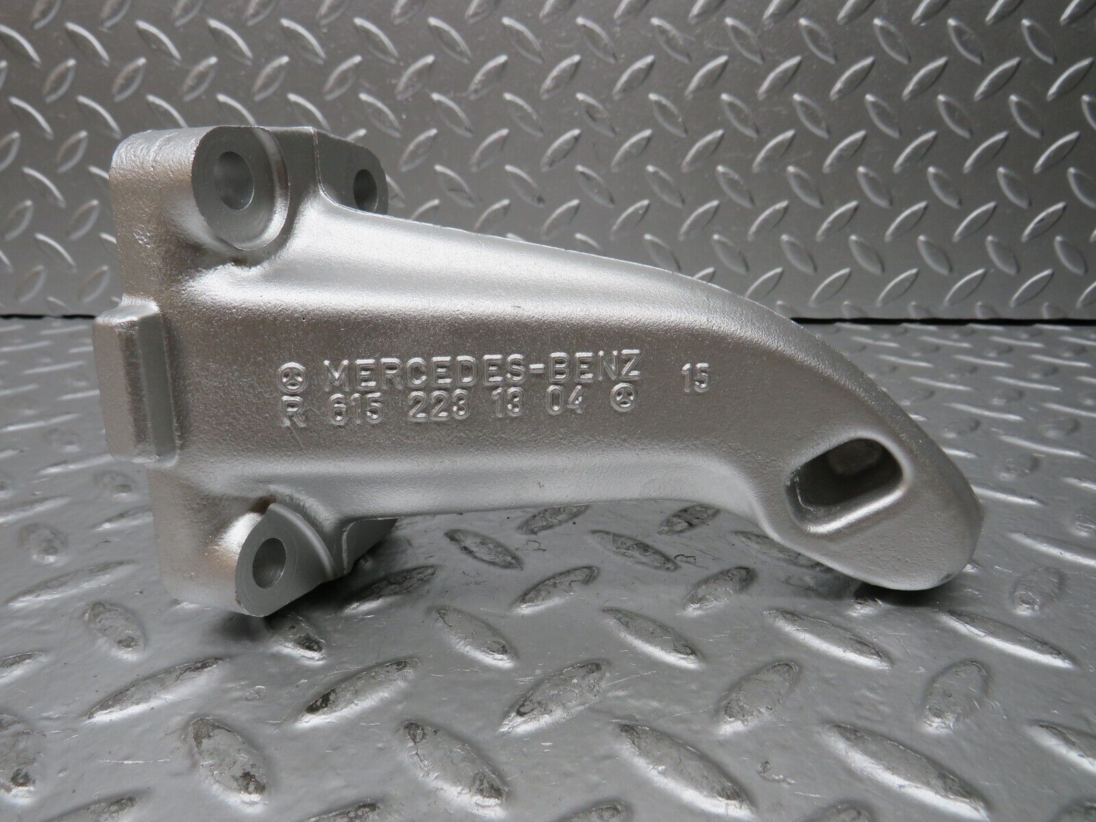 26827 Mercedes-Benz W123 240D Engine Mount Bracket Left Side 6152231304