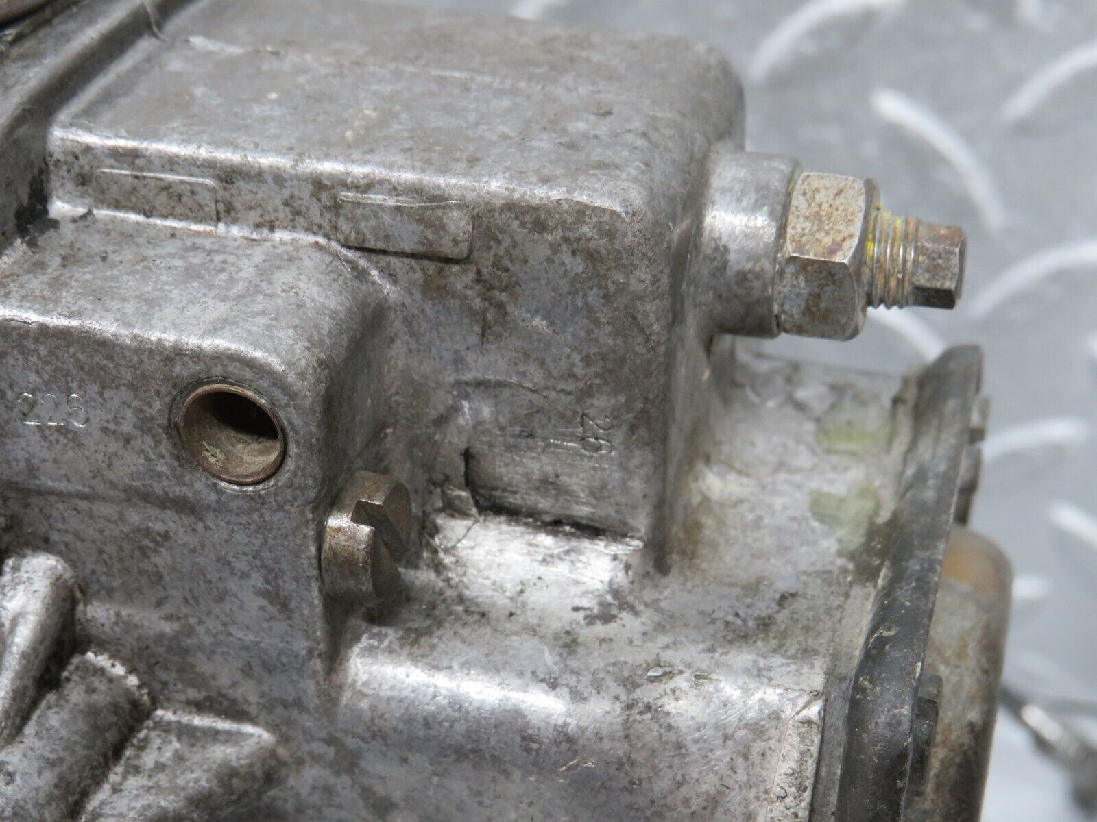 35930 Mercedes-Benz 240D OM616.912 Fuel Injection Pump 6160704101 0400074989