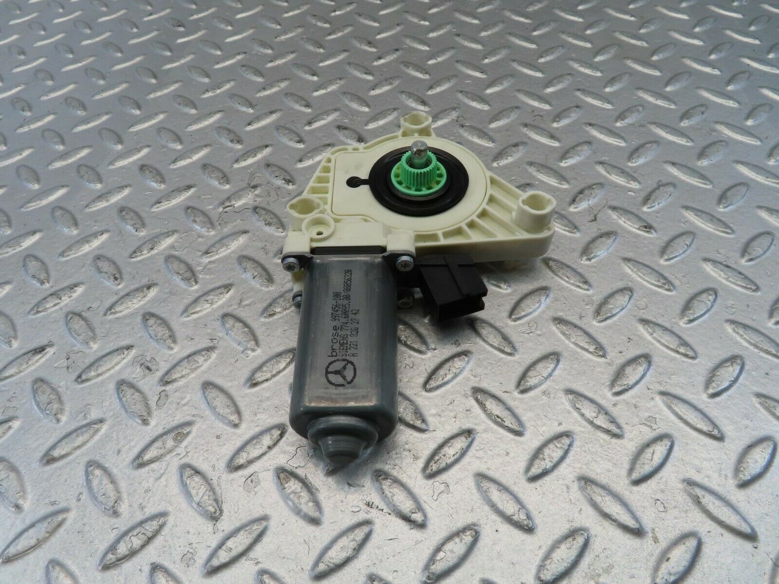 11193 Mercedes-Benz W221 S320 Front Left Door Window Regulator Motor 997456100
