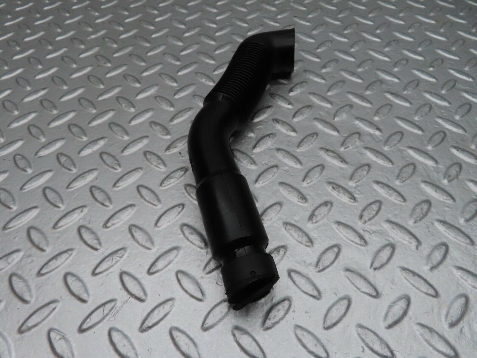 14917 Mercedes-Benz W140 S320 Water Drain Hose Left Side 1408314146