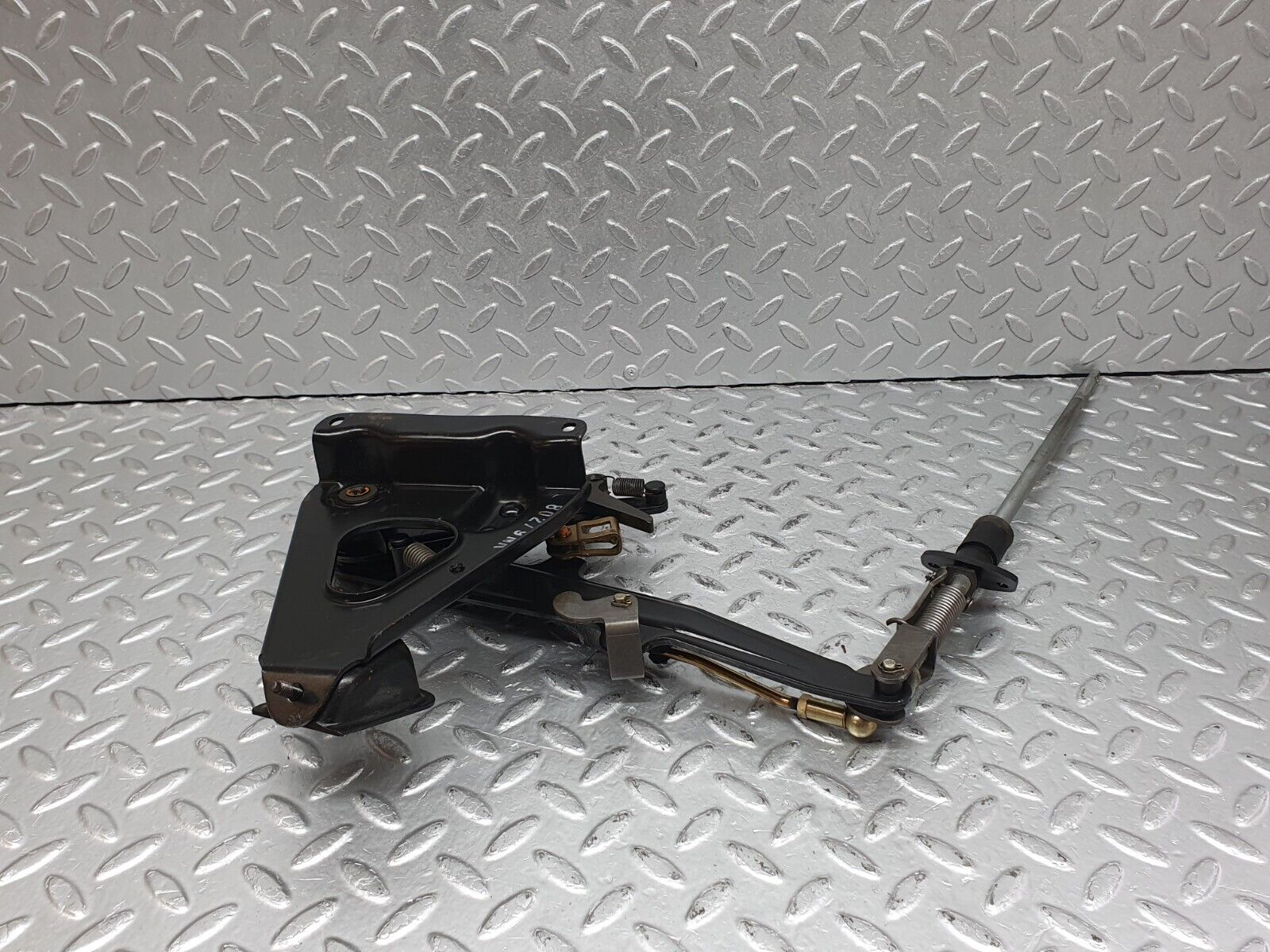 41211 Mercedes-Benz W126 300SE Handbrake Regulator