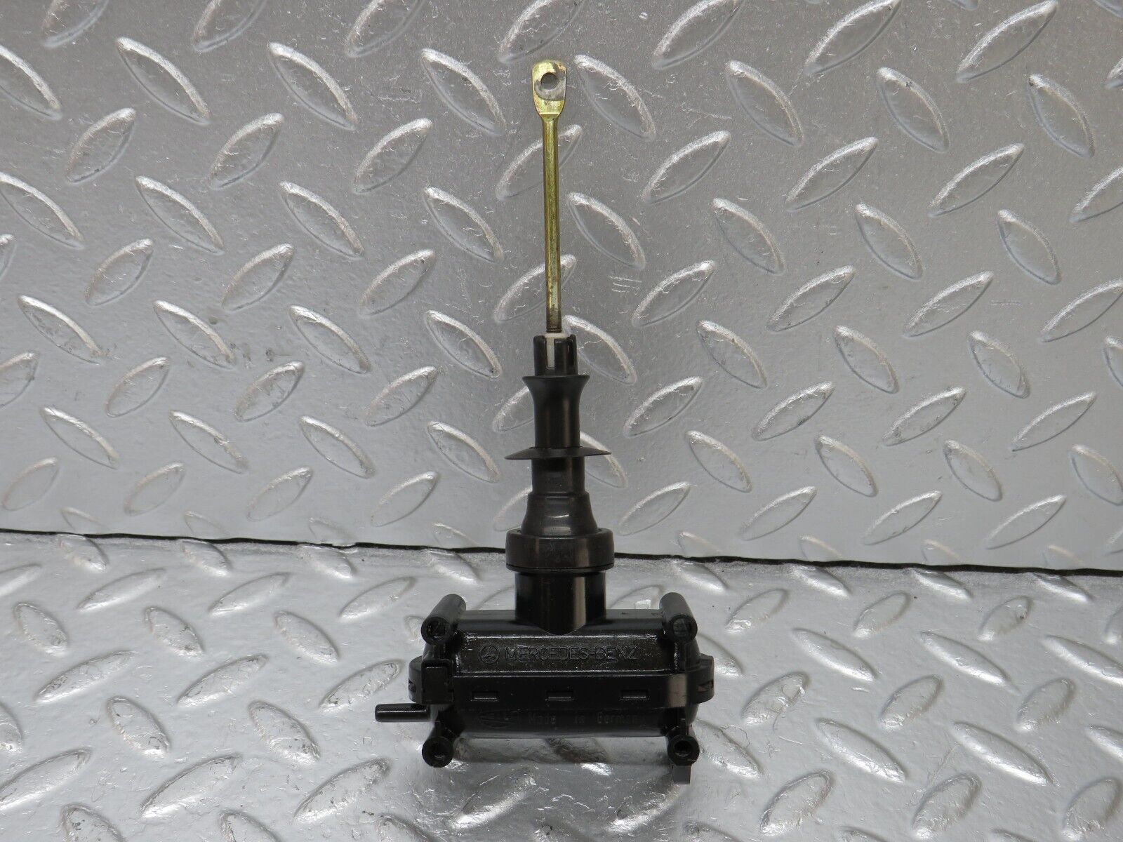 33649 Mercedes-Benz W201 190E 2.0L Door Lock Vacuum Actuator Rear Left