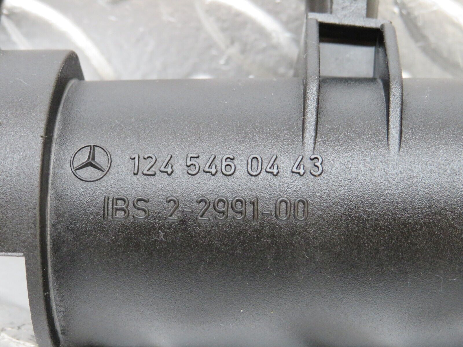 26582 Mercedes-Benz C124 220CE Coupe Steering Column Cable Bracket 1245460443