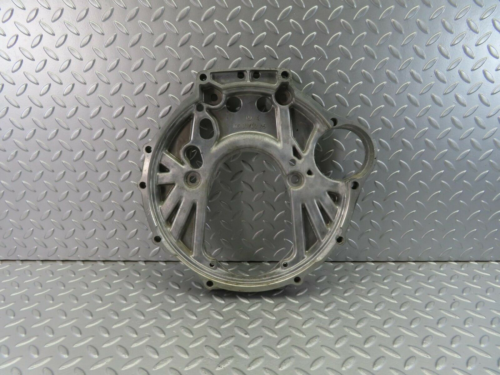 10157 Mercedes-Benz W115 Gearbox Flange 1150110245