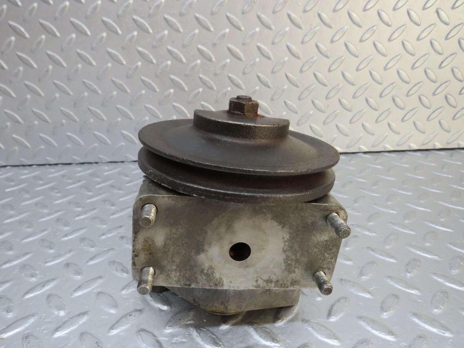 37590 Mercedes-Benz W109 300SEL Air Suspension Compressor R58543