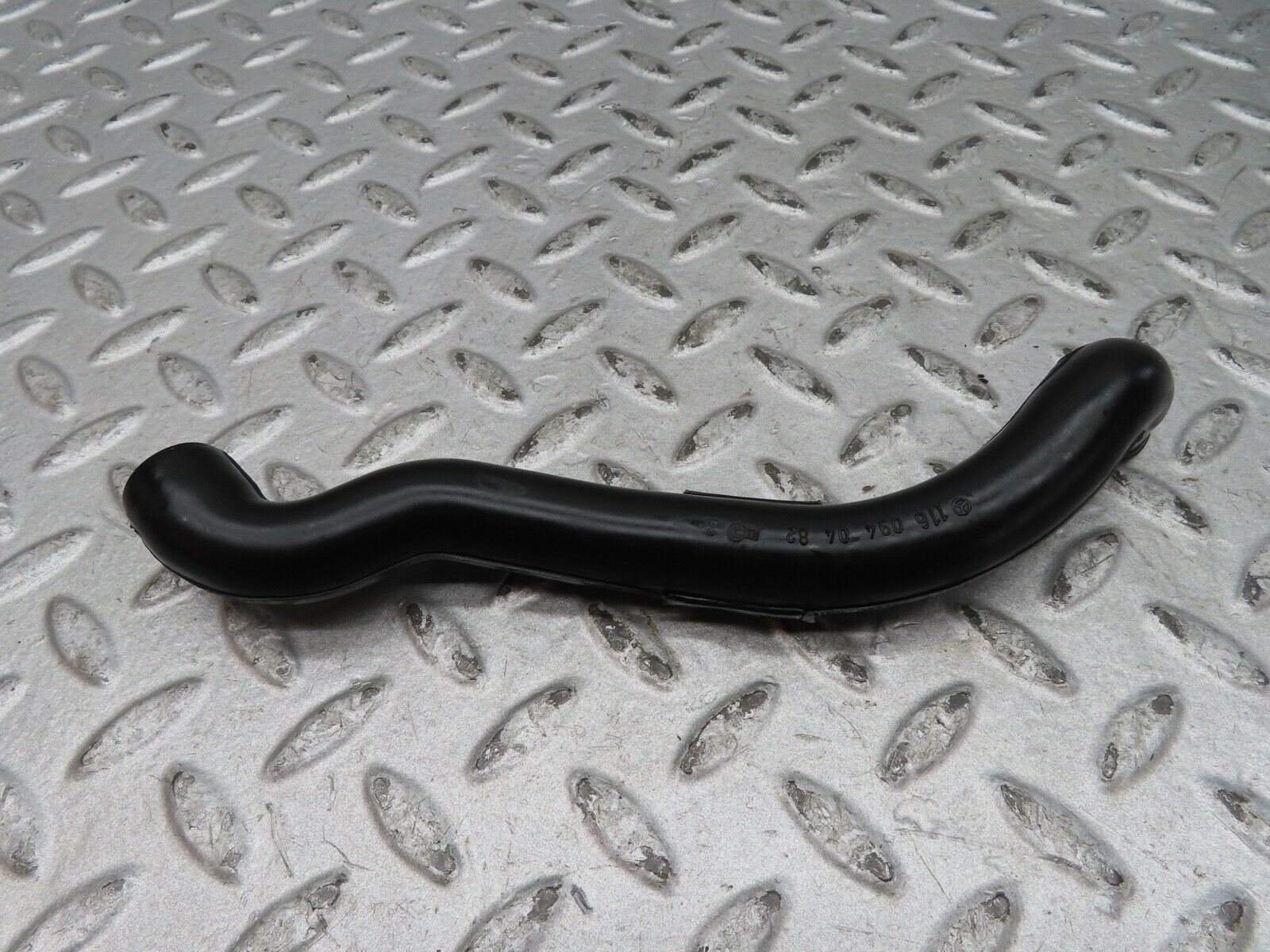 17869 Mercedes-Benz W116 450SEL Air Intake Breather Hose 1160940482