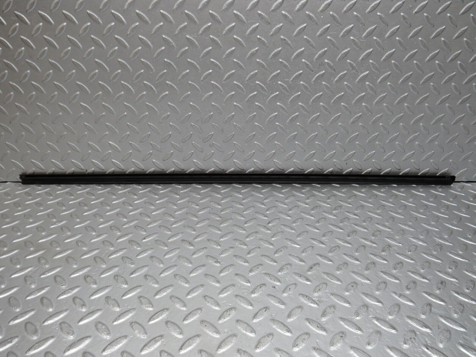 39654 Mercedes-Benz R129 320SL Coupe Left Door Window Moulding Trim