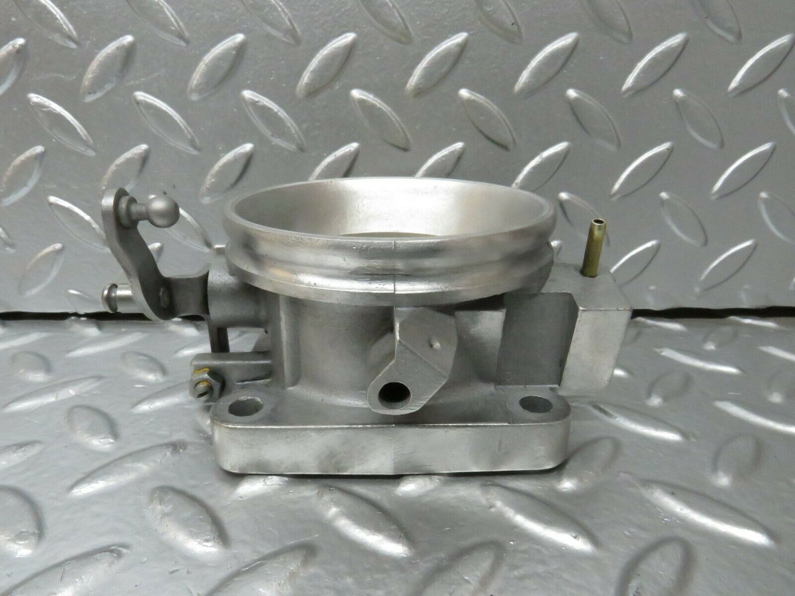 23903 Mercedes-Benz C107 450SLC Coupe Throttle Body Valve