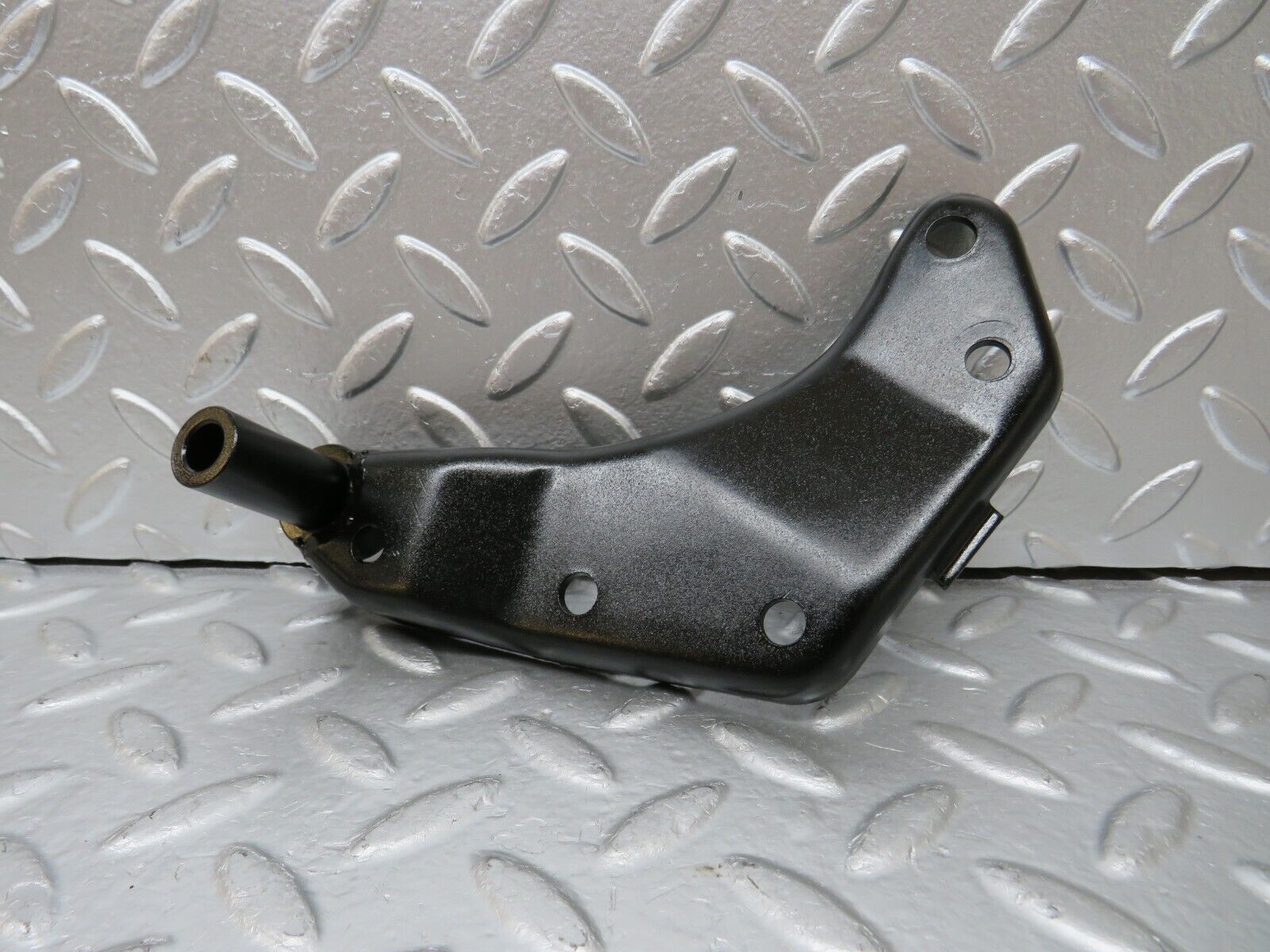 25554 Mercedes-Benz W123 200 Alternator Generator Bracket