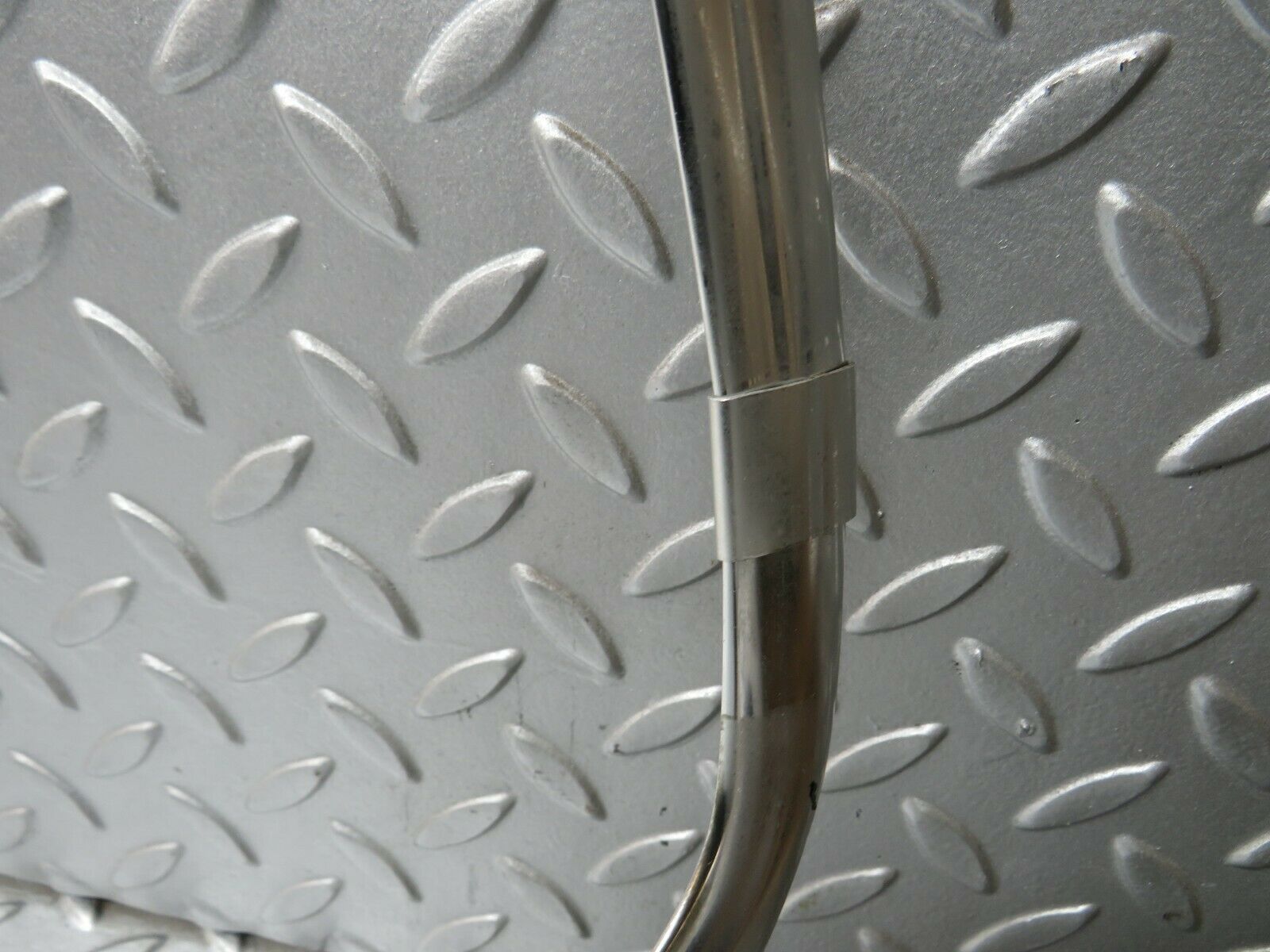 23404 Mercedes-Benz W116 350SE Front Windscreen Chrome Frame