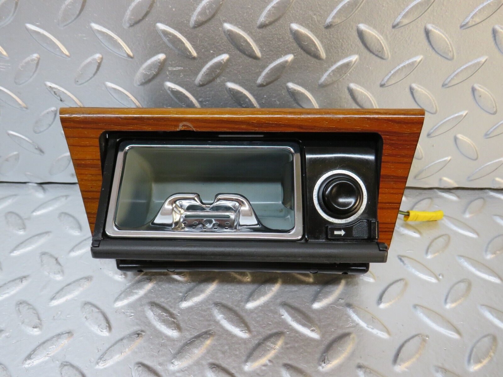 30274 Mercedes-Benz W124 230E Centre Console Ashtray Wood Finish