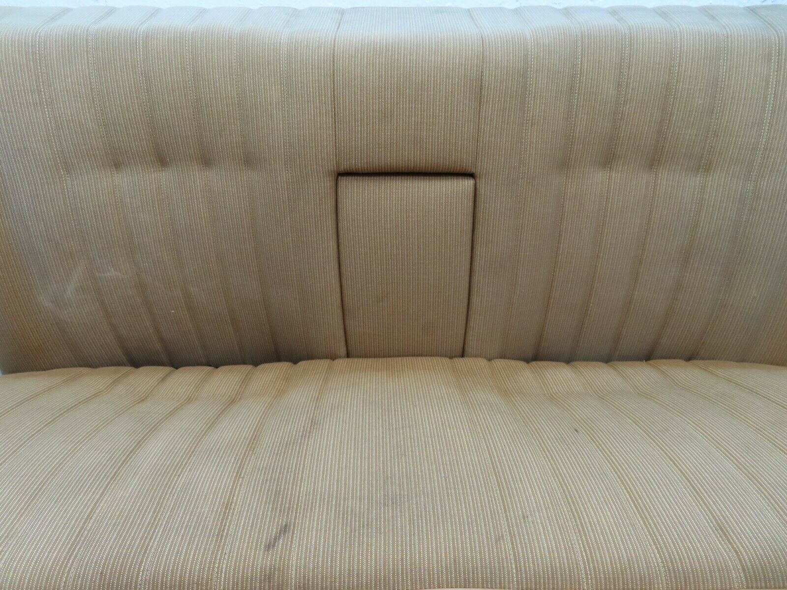 5901 Mercedes-Benz W123 200 Rear Seat