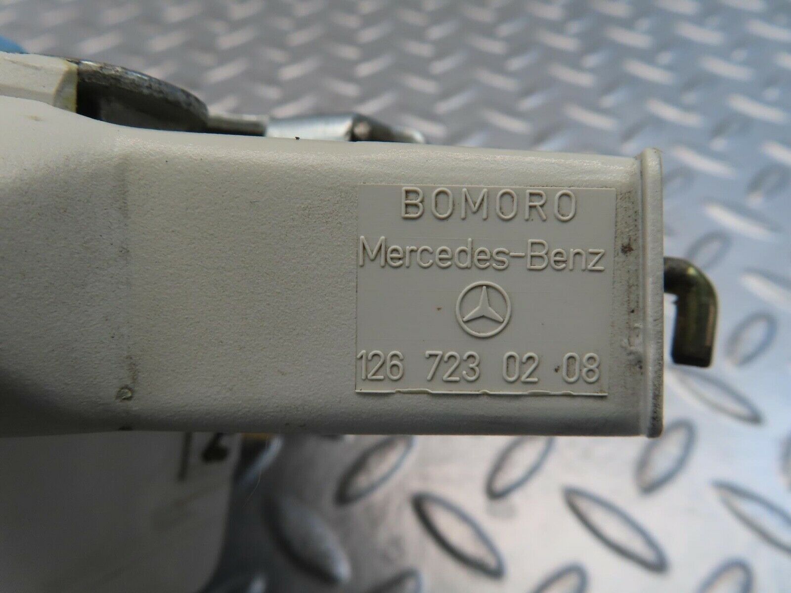 11355 Mercedes-Benz C123 230CE Coupe Right Door Lock Mechanism 1267230208