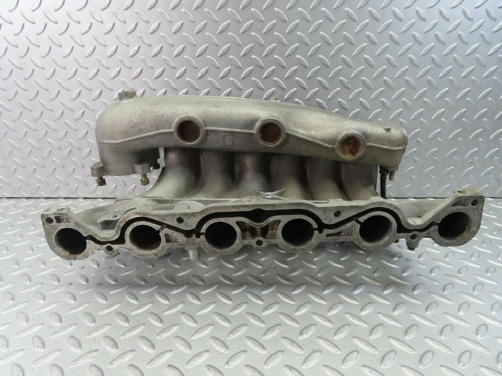 8560 Mercedes-Benz W116 Intake Manifold 1101412901