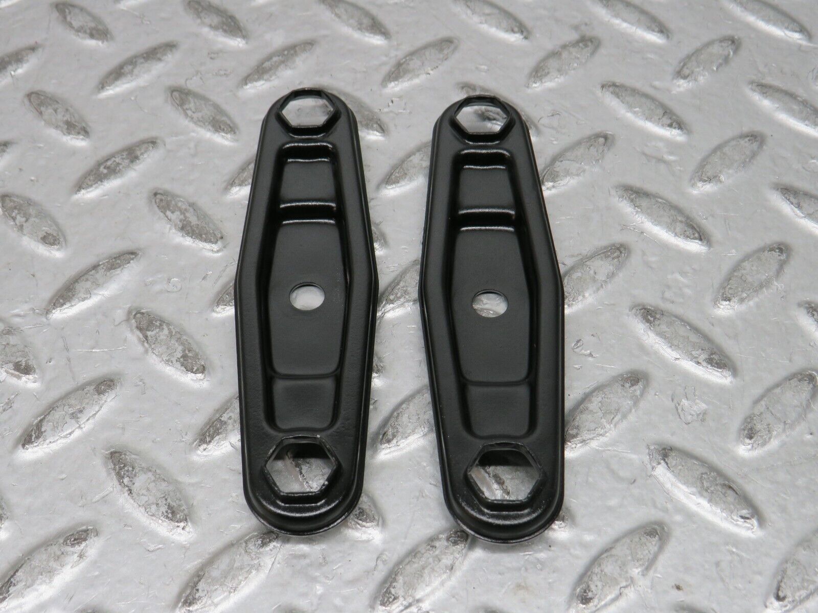 28772 Mercedes-Benz W123 230E Fuel Injector Bracket Pair