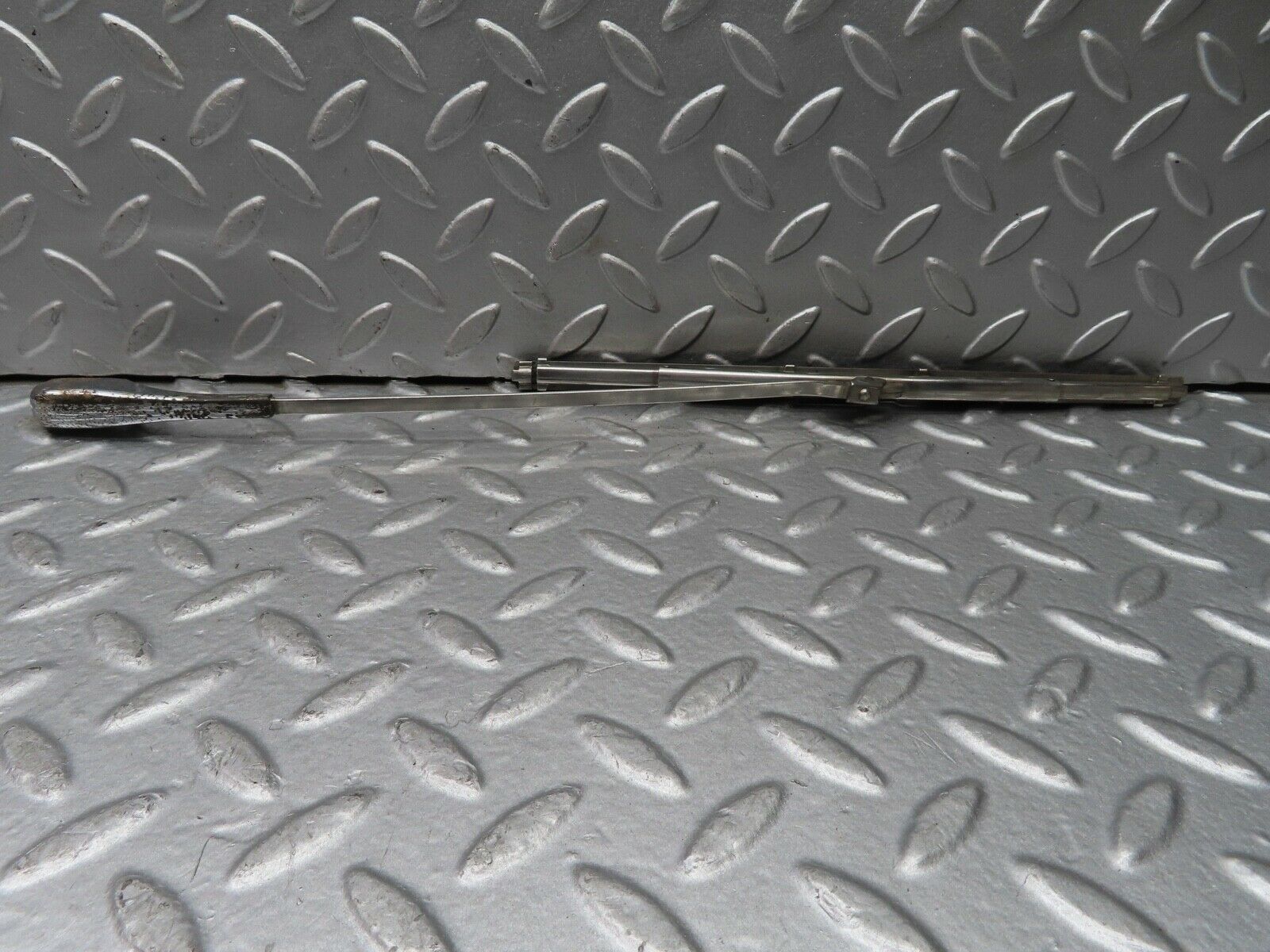 18683 Mercedes-Benz W120 W121 Ponton Wiper Arm