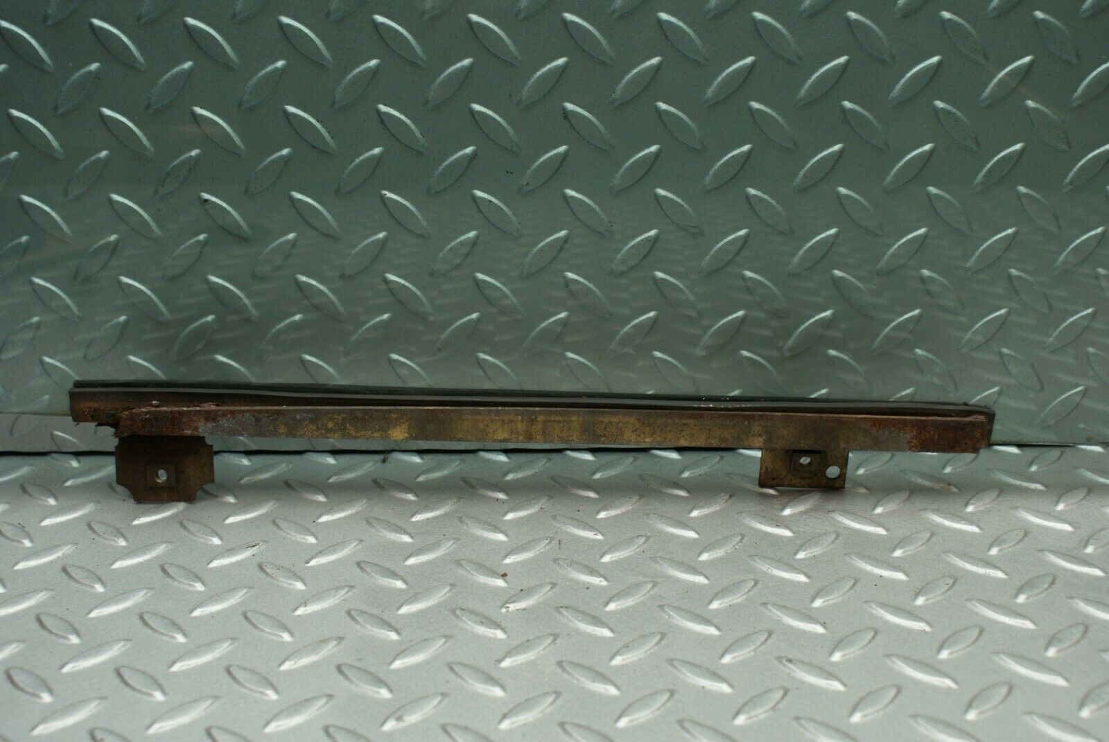 2561 Mercedes-Benz W116 350SE Front Left Door Glass