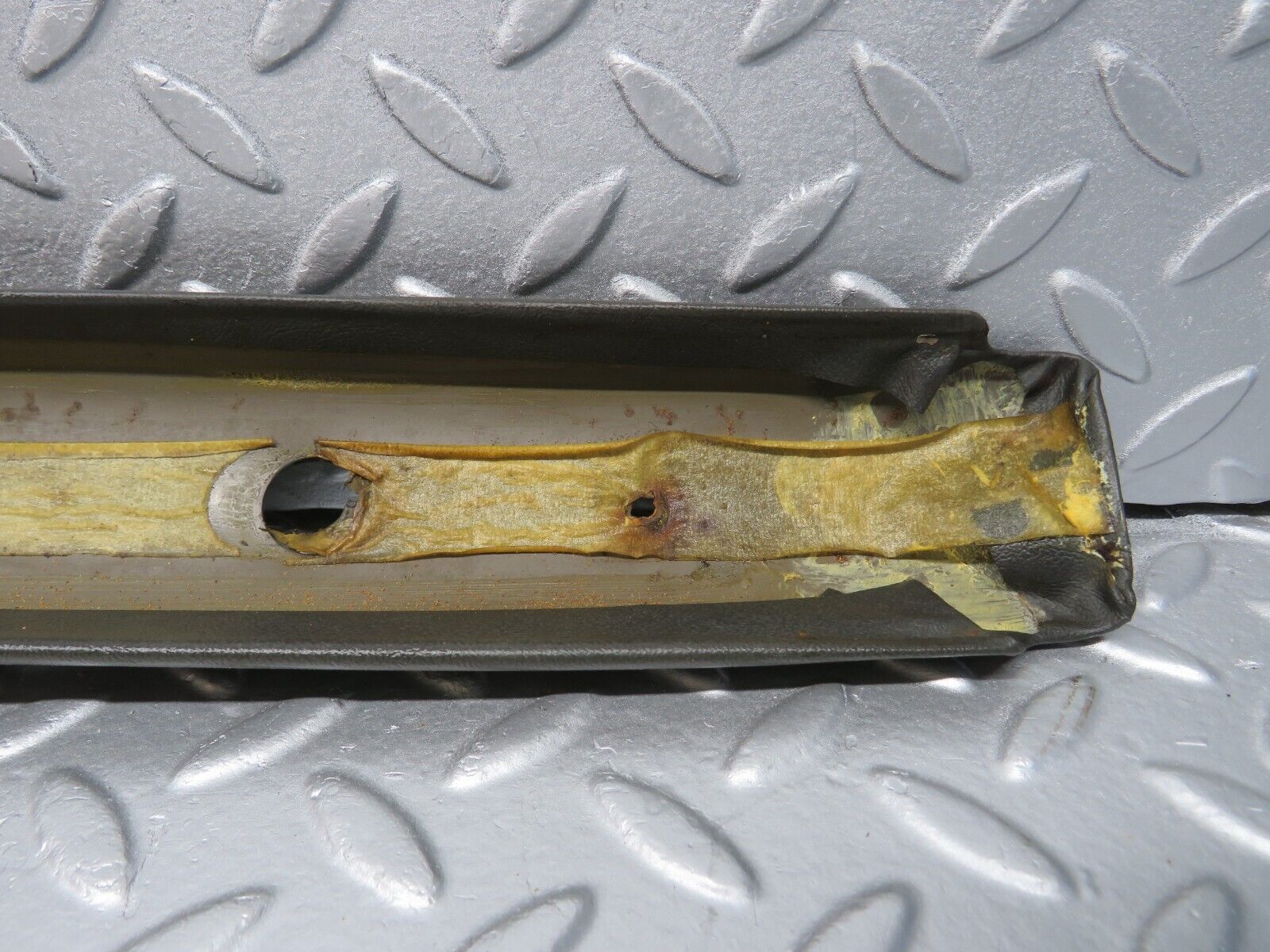 40241 Mercedes-Benz W110 230 B Pillar Cover Left Side