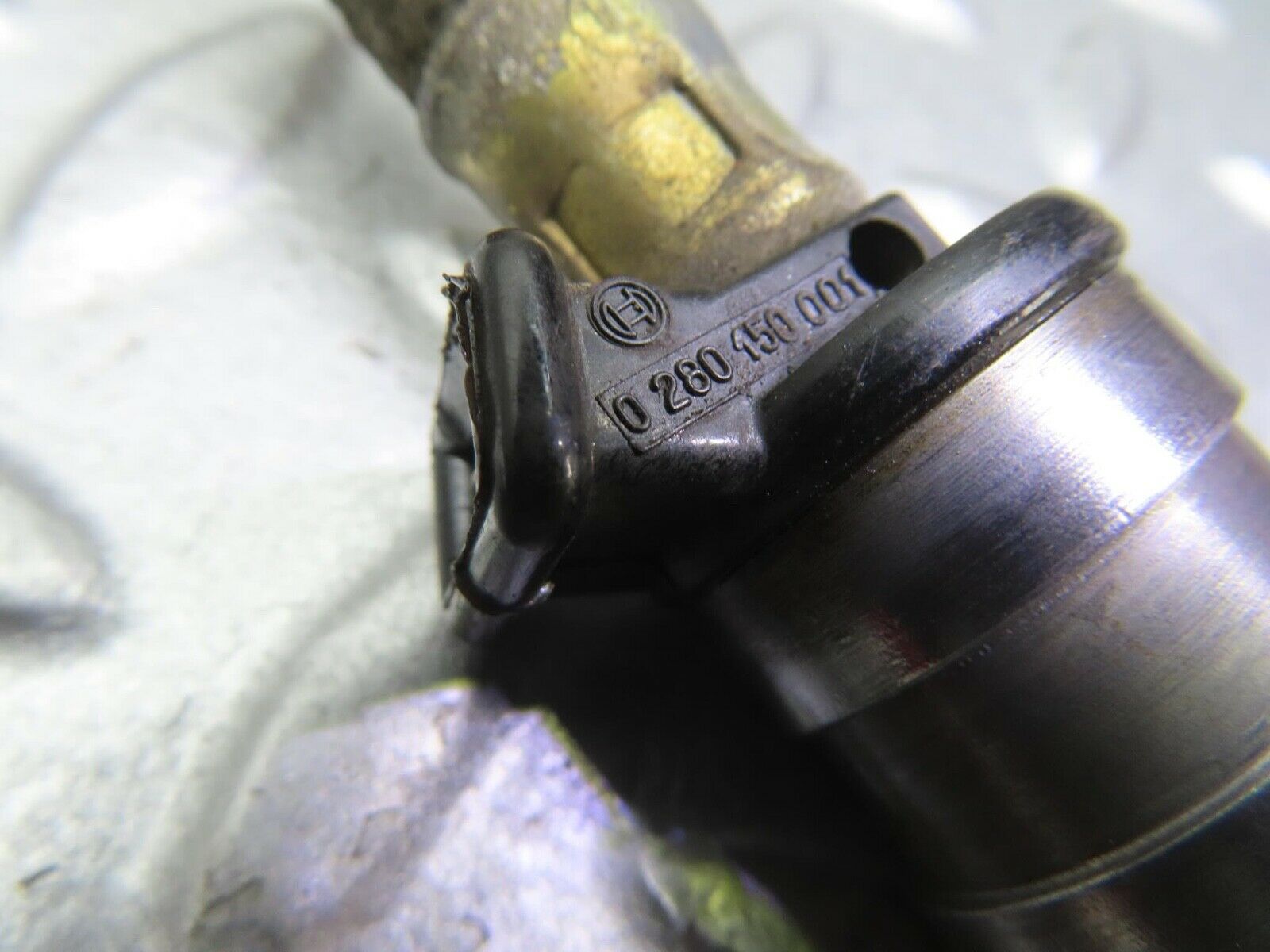 13337 Mercedes-Benz W116 350SE Fuel Injector Bosch 0280150001