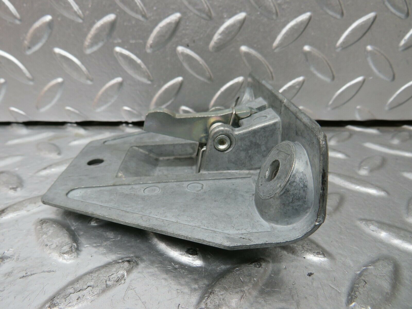 23589 Mercedes-Benz W114 280E Trunk Lock Latch