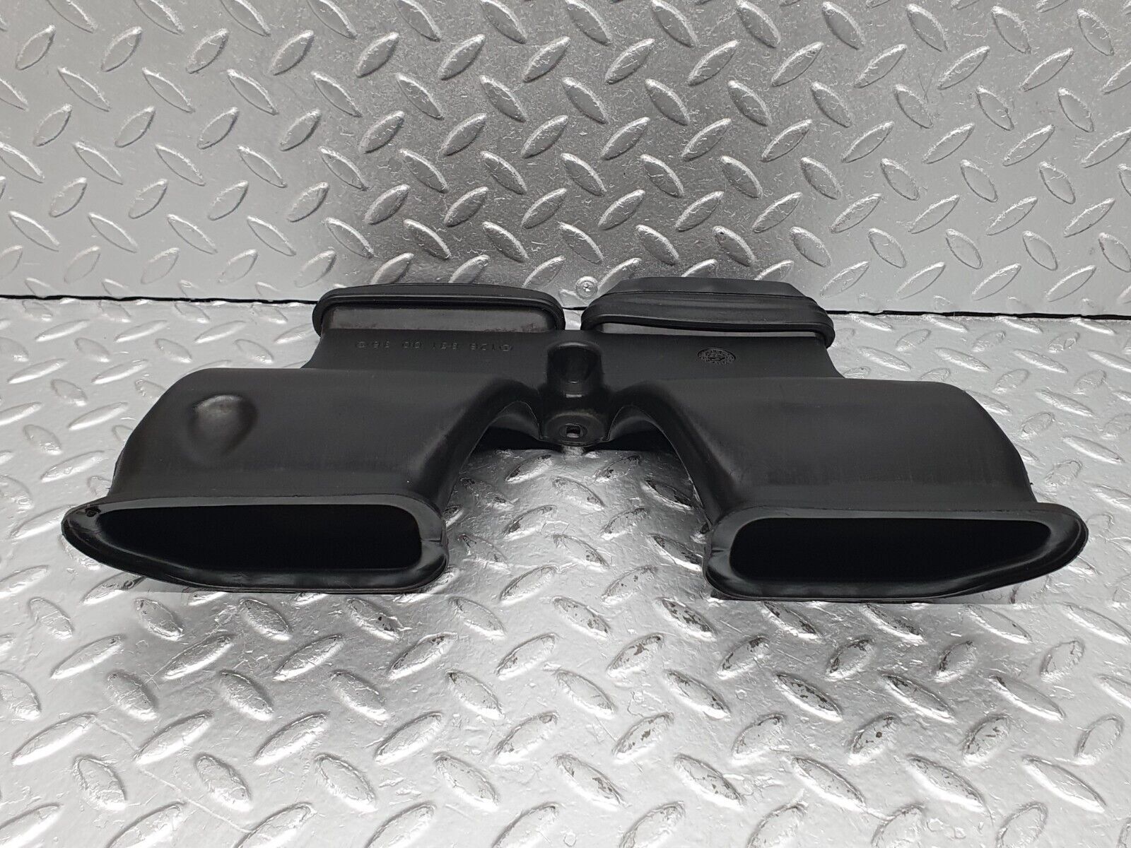 41145 Mercedes-Benz W126 300SE Dashboard Centre Air Vent 1268310036 1269970181