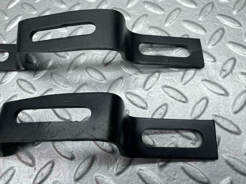 13990 Mercedes-Benz C107 280SLC Front Bumper Bracket