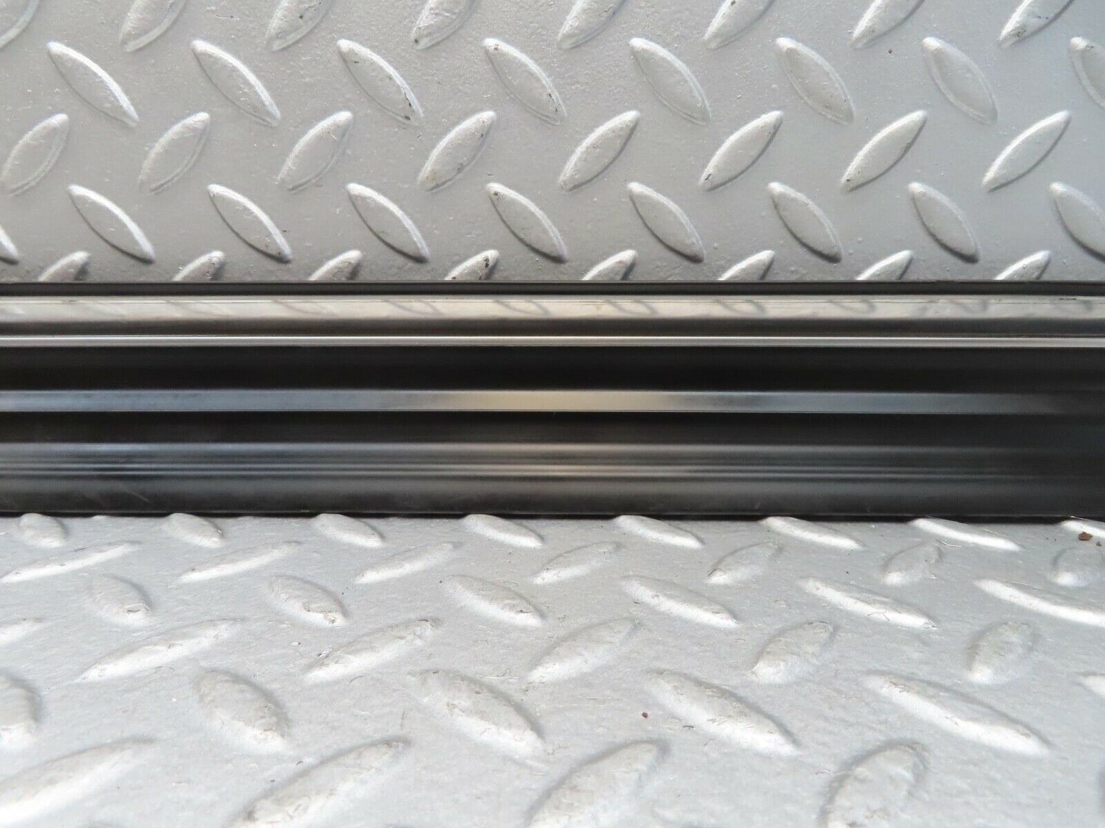 13463 Mercedes-Benz W123 200 Front Right Door Lower Trim