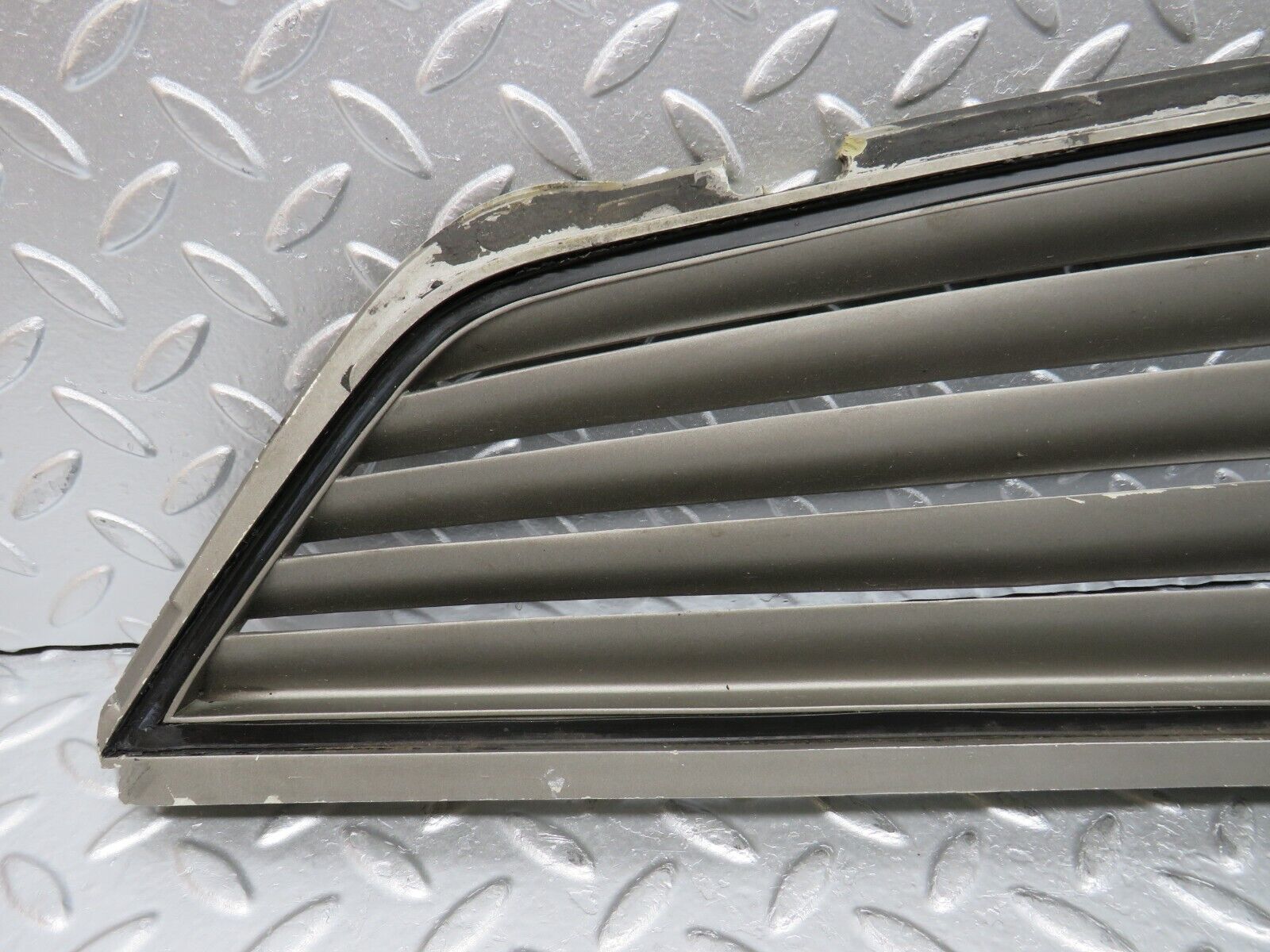 0706 Mercedes-Benz C107 350SLC Coupe Side Window Louvre Rear Left