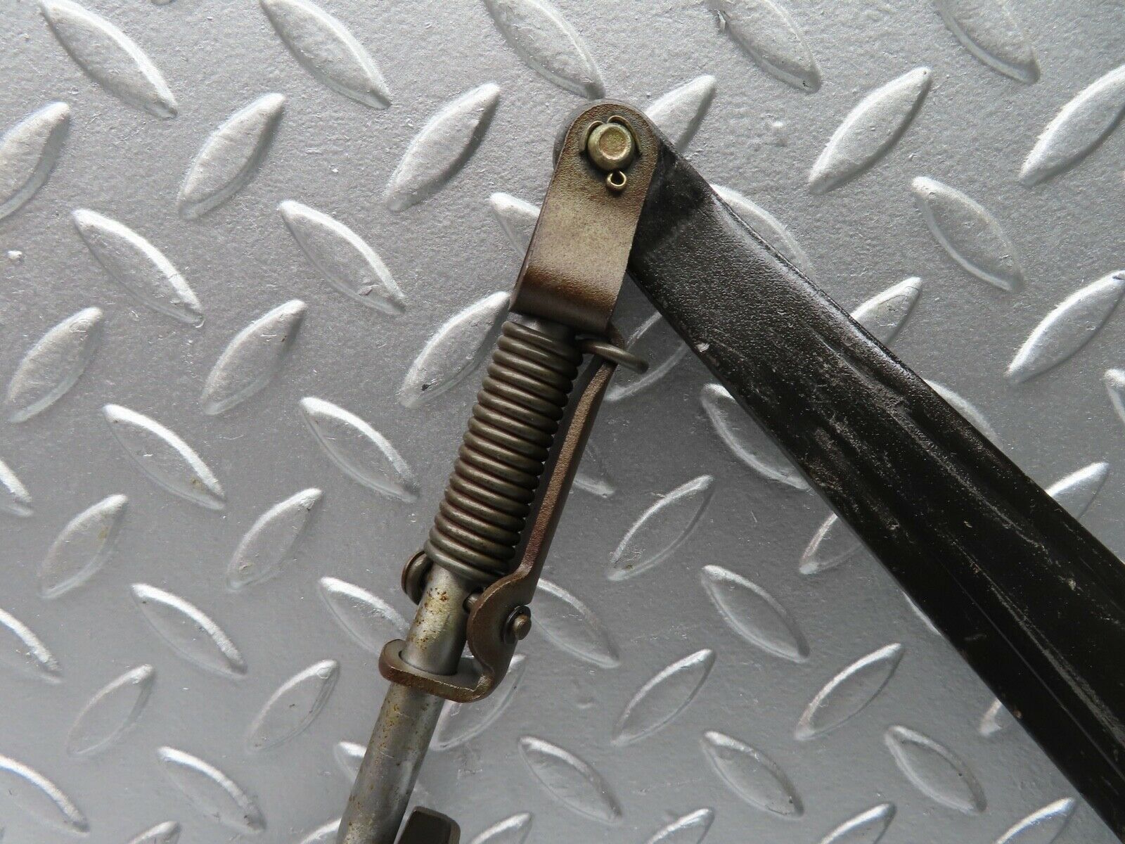 21293 Mercedes-Benz W123 230E Handbrake Regulator