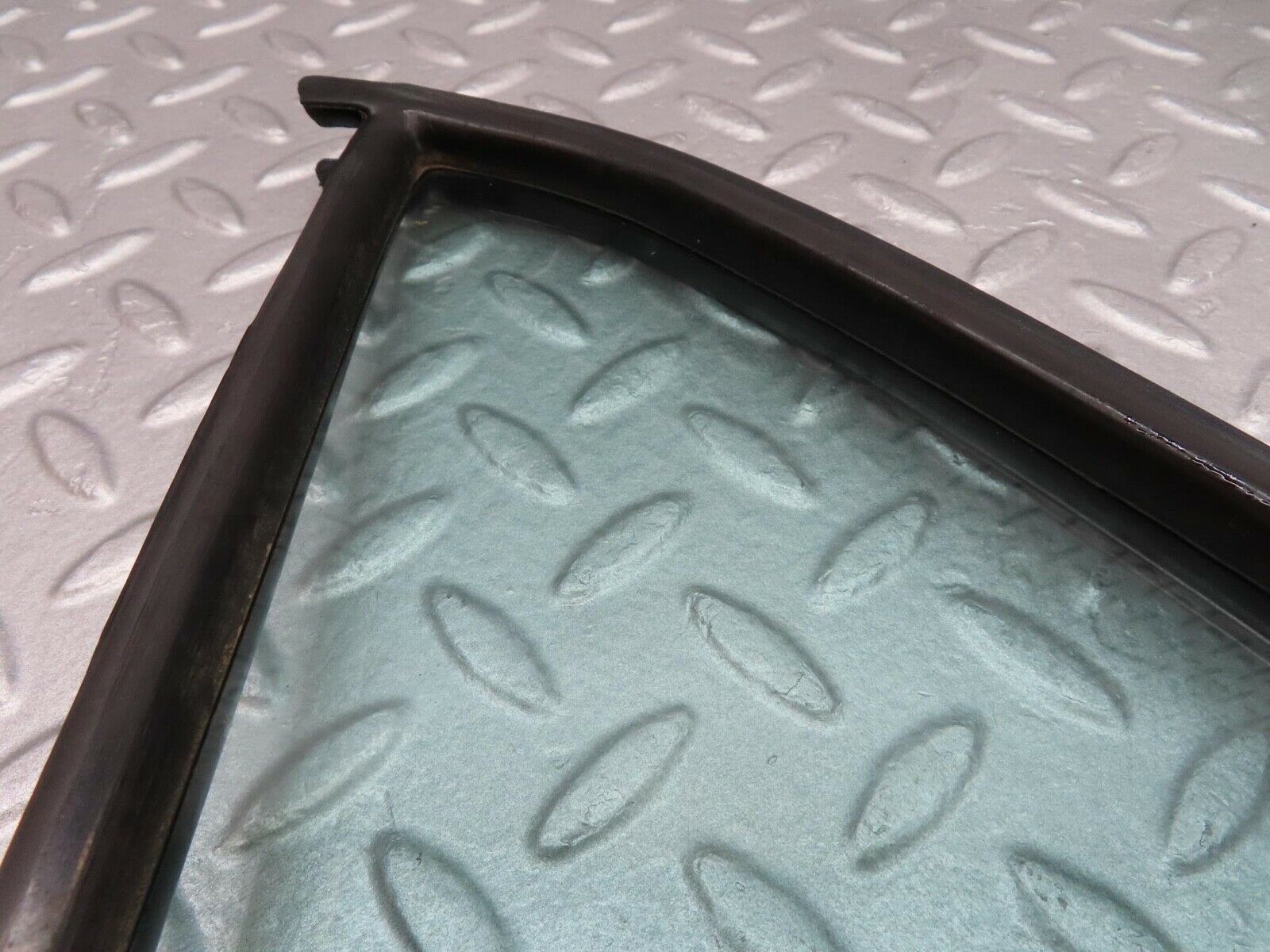 15919 Mercedes-Benz W123 280E Rear Left Quarter Window 1237350124