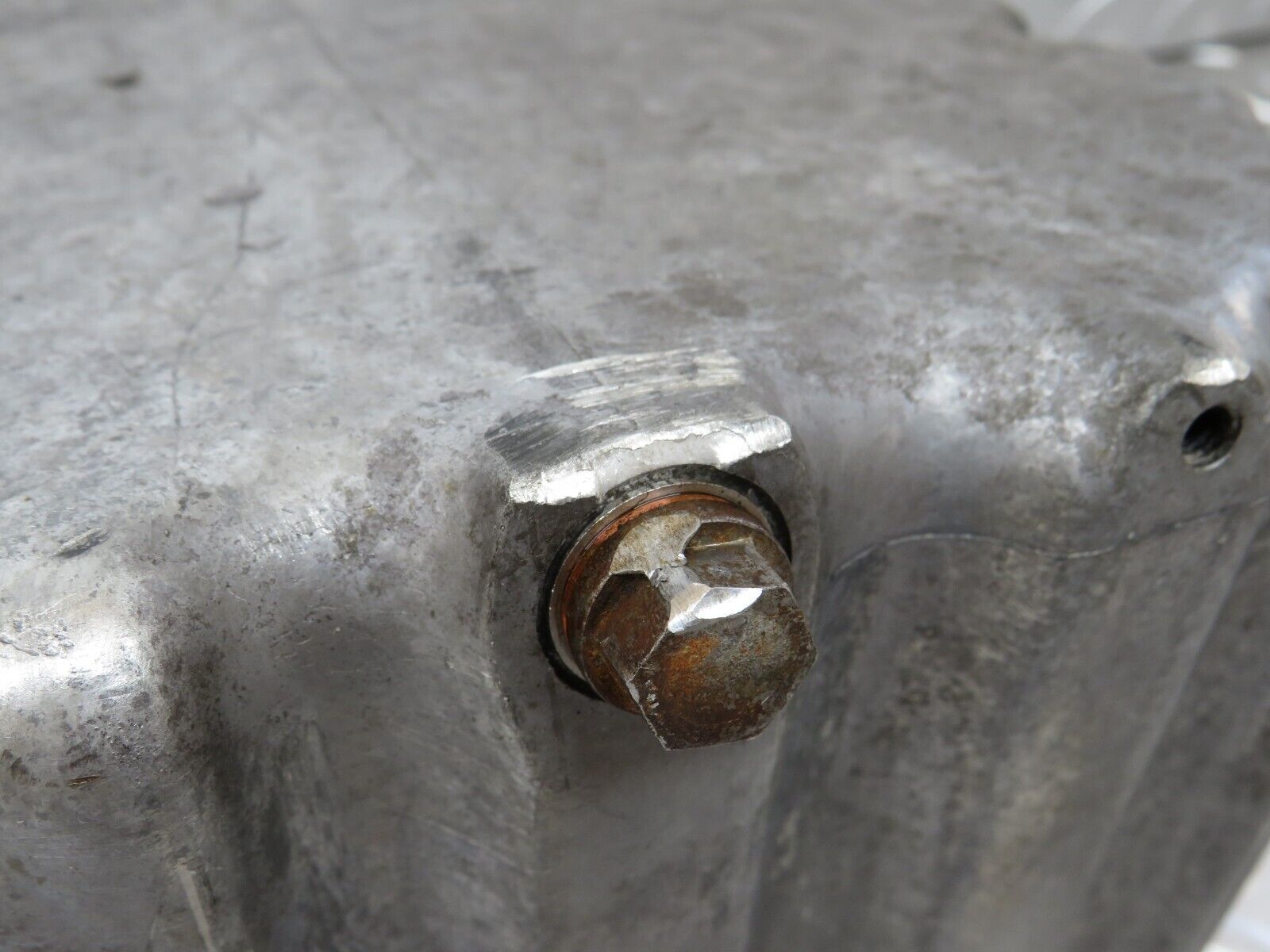 26085 Mercedes-Benz W123 200 Oil Pan Oil Sump 1020141202