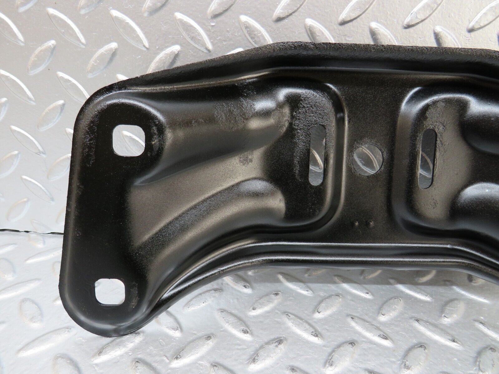 25306 Mercedes-Benz W201 190D Gearbox Mount Bracket