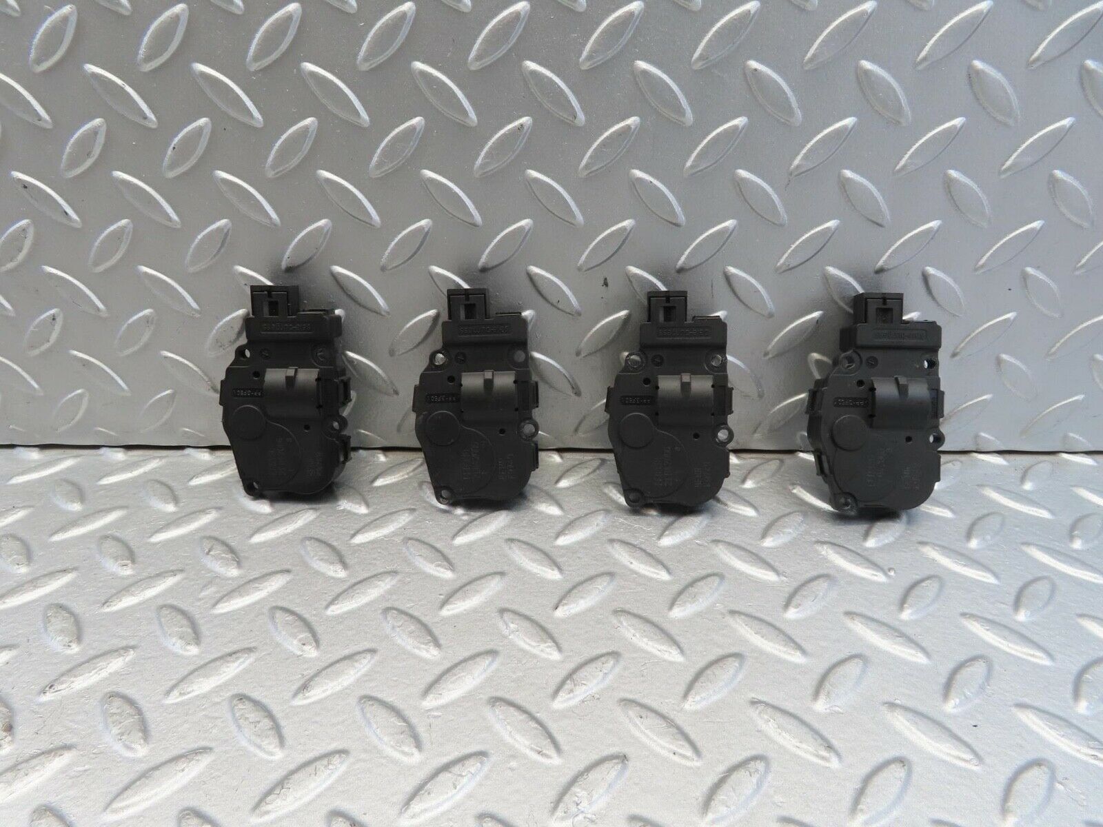 11292 Mercedes-Benz W221 S320 4x Heater Vent Control Actuator Motor 412650750