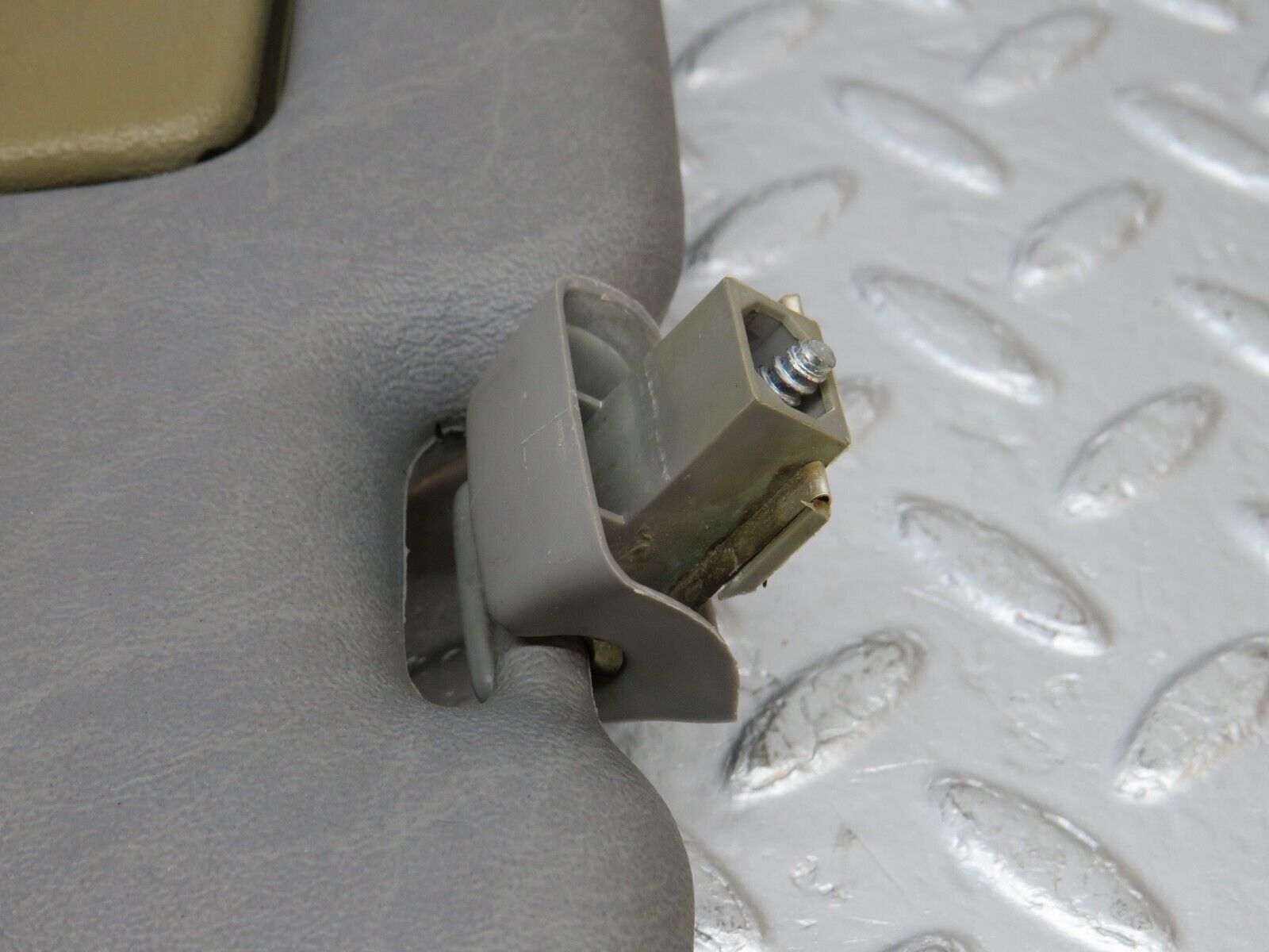 39391 Mercedes-Benz R129 320SL Coupe Sun Visor Left Side Grey