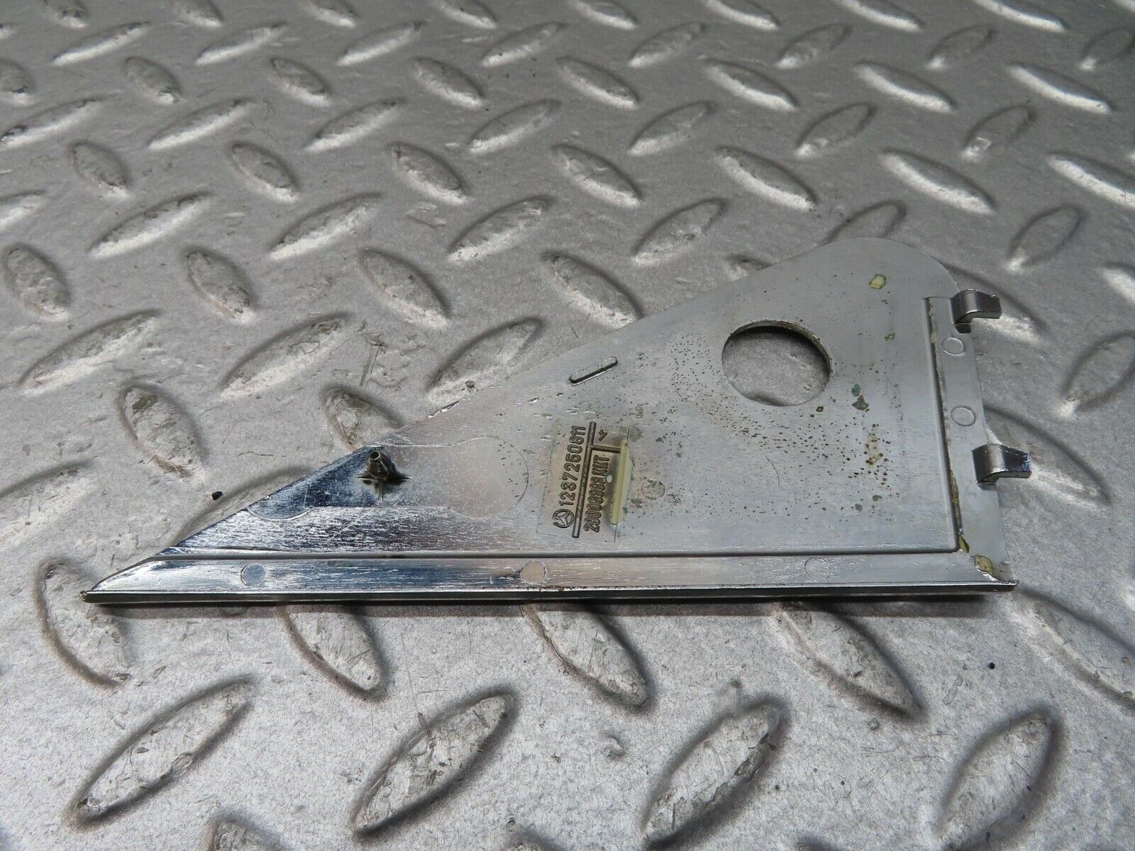 13619 Mercedes-Benz W123 200 Mirror Triangle Cover Right Side 1237250811