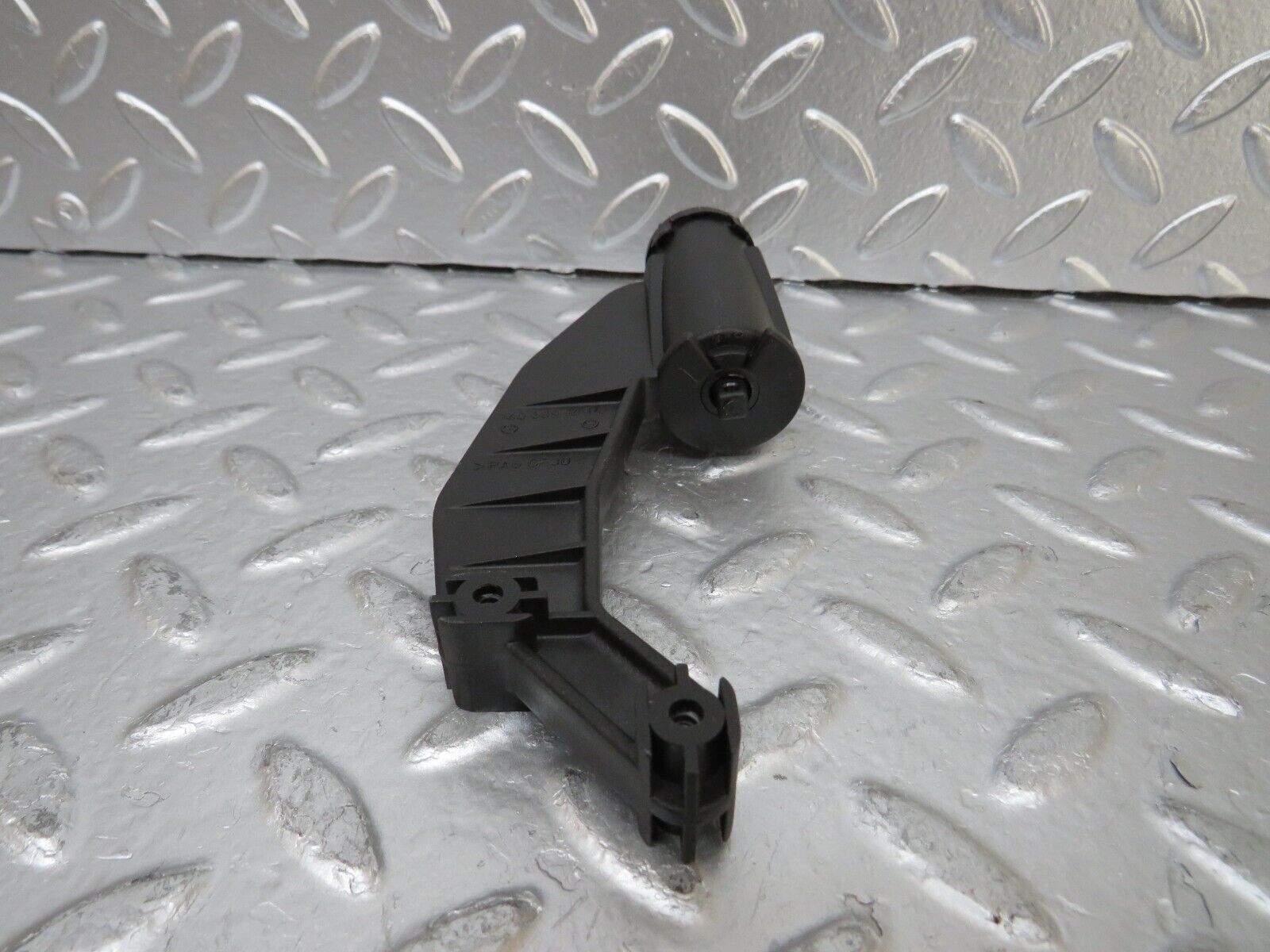 24925 Mercedes-Benz W140 S320 Glove Box Damper 1406891414