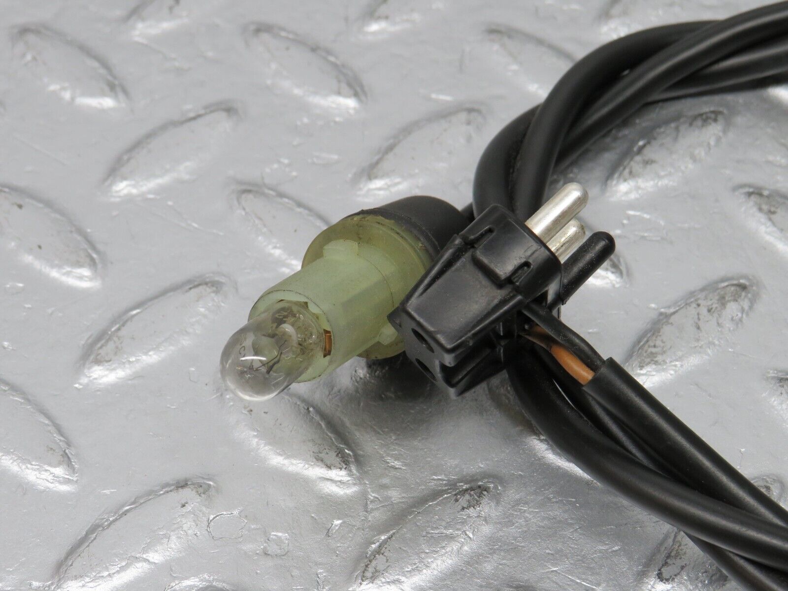 38884 Mercedes-Benz W201 190E 2.6L Front Wing Indicator Cable Wire 1249971881