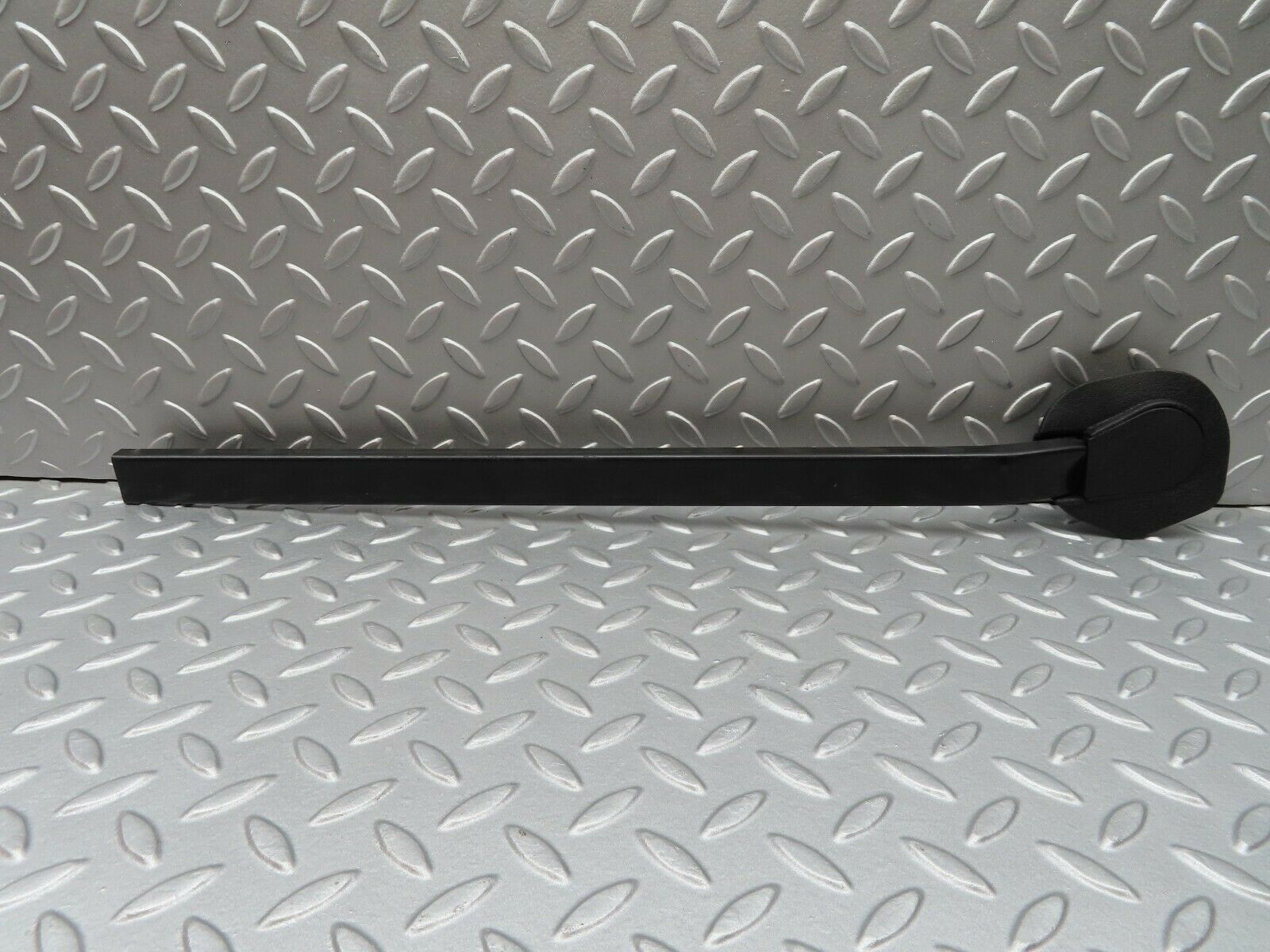 3784 Mercedes-Benz S123 200T Wagon Left Seat Belt Runner With Cover 1239192520