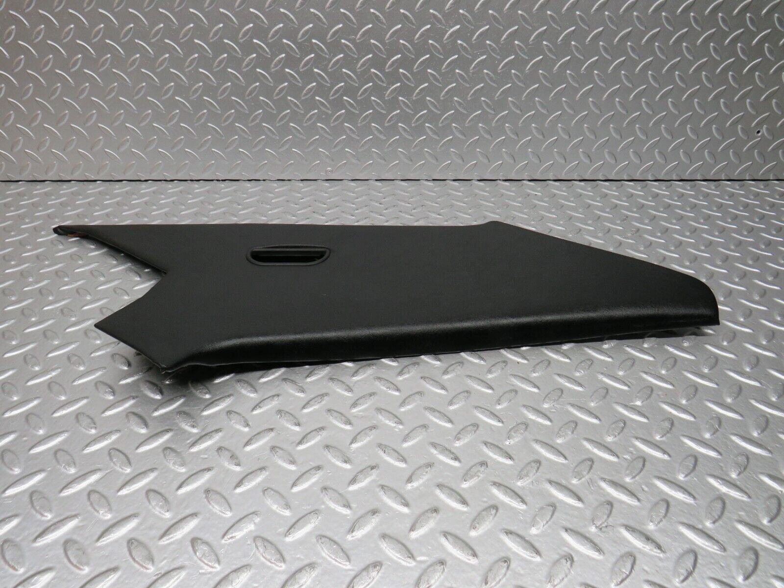 31568 Mercedes-Benz W201 190LE 1.8L C Pillar Cover Trim Left Black 2016950144