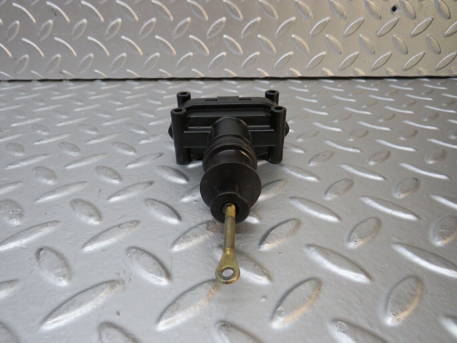 30276 Mercedes-Benz W124 230E Door Lock Vacuum Actuator Rear Right