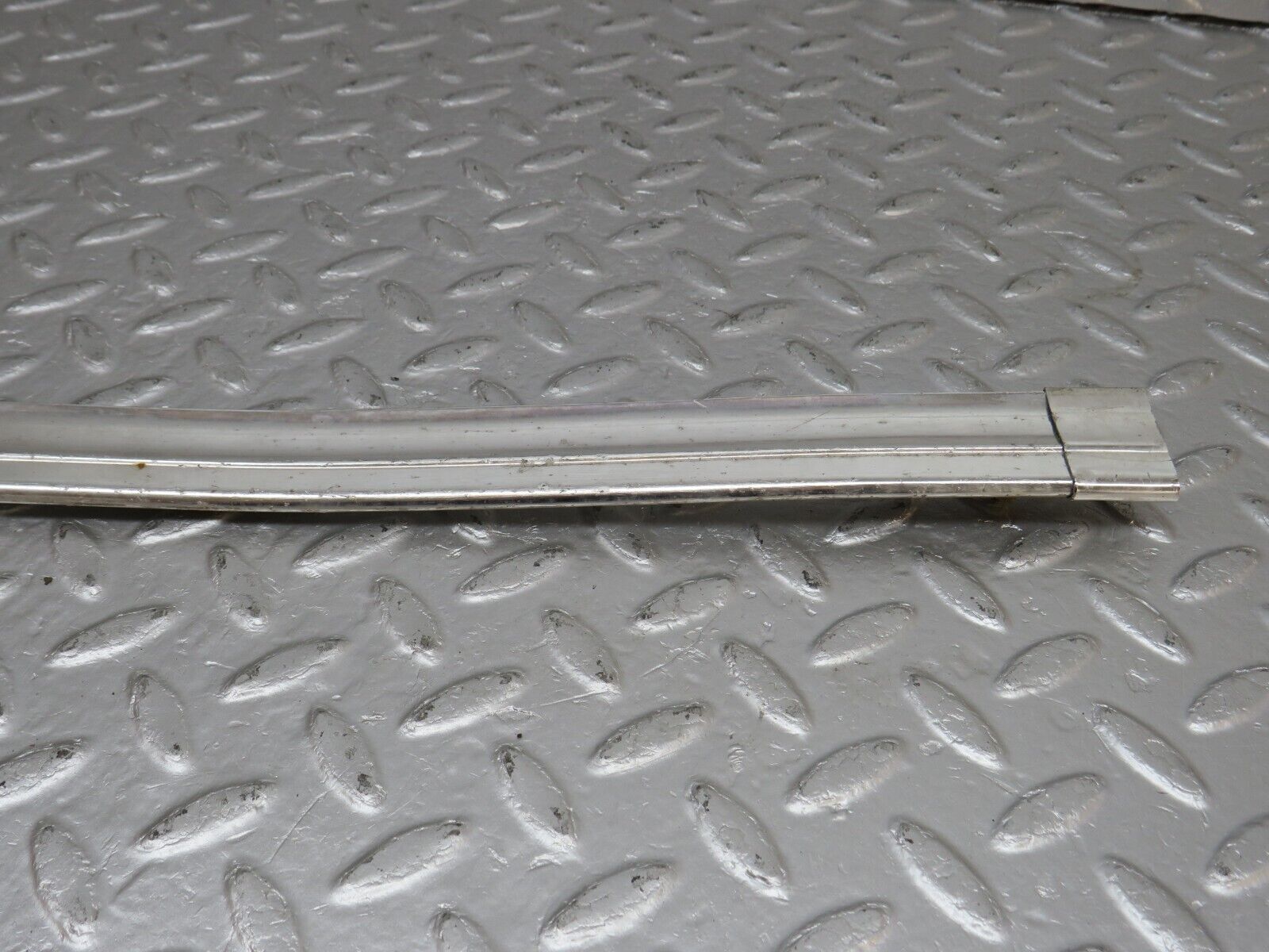 40492 Mercedes-Benz W110 230 Rear Windscreen Chrome Frame