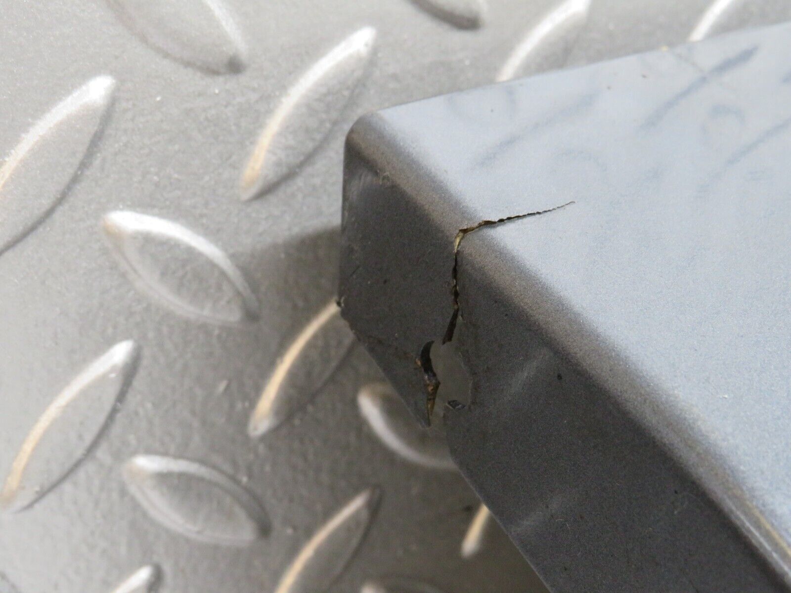 35283 Mercedes-Benz W221 Side Skirt Left Side 2216900140