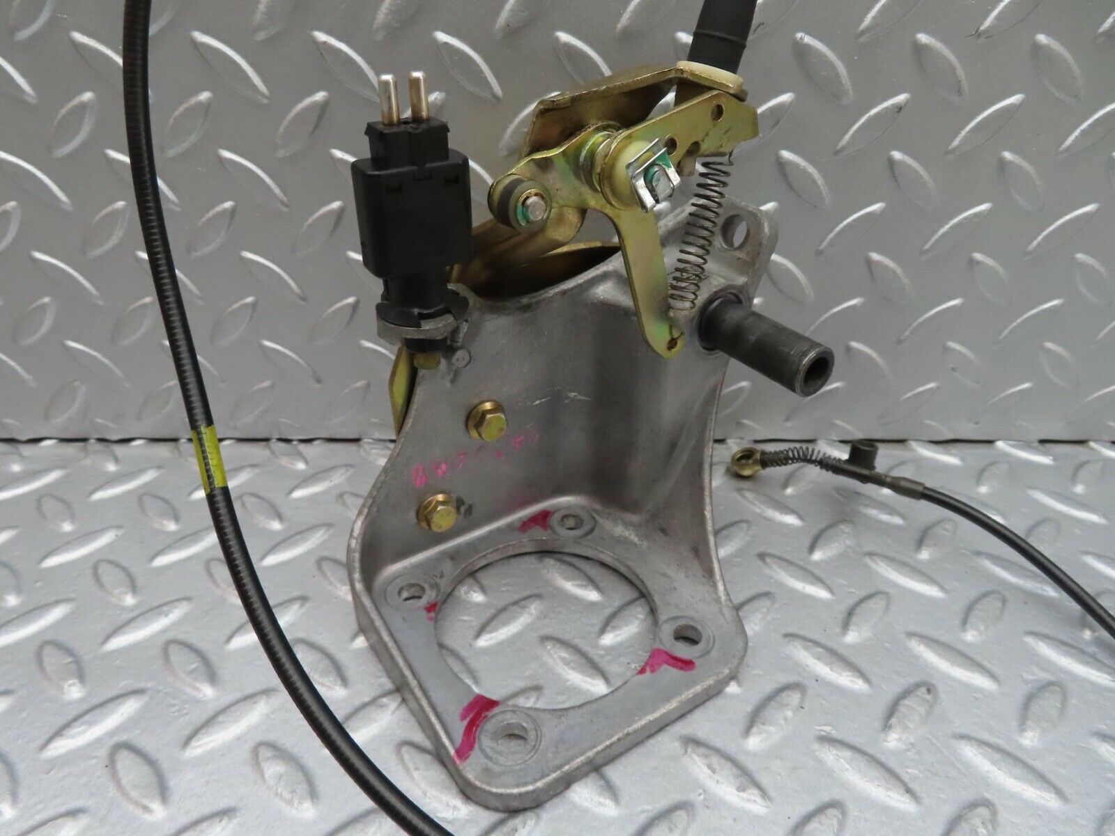 11960 Mercedes-Benz R129 300SL Coupe Brake Pedal Bracket 1292900419