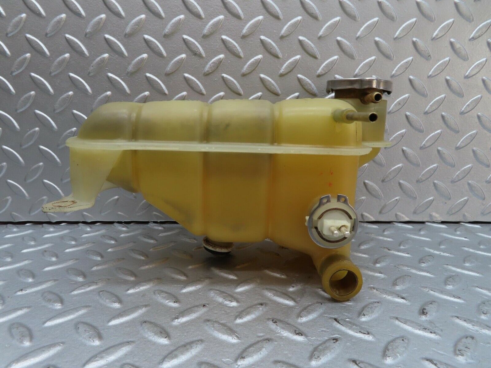 16428 Mercedes-Benz W124 260E Coolant Tank Reservoir 1245000649