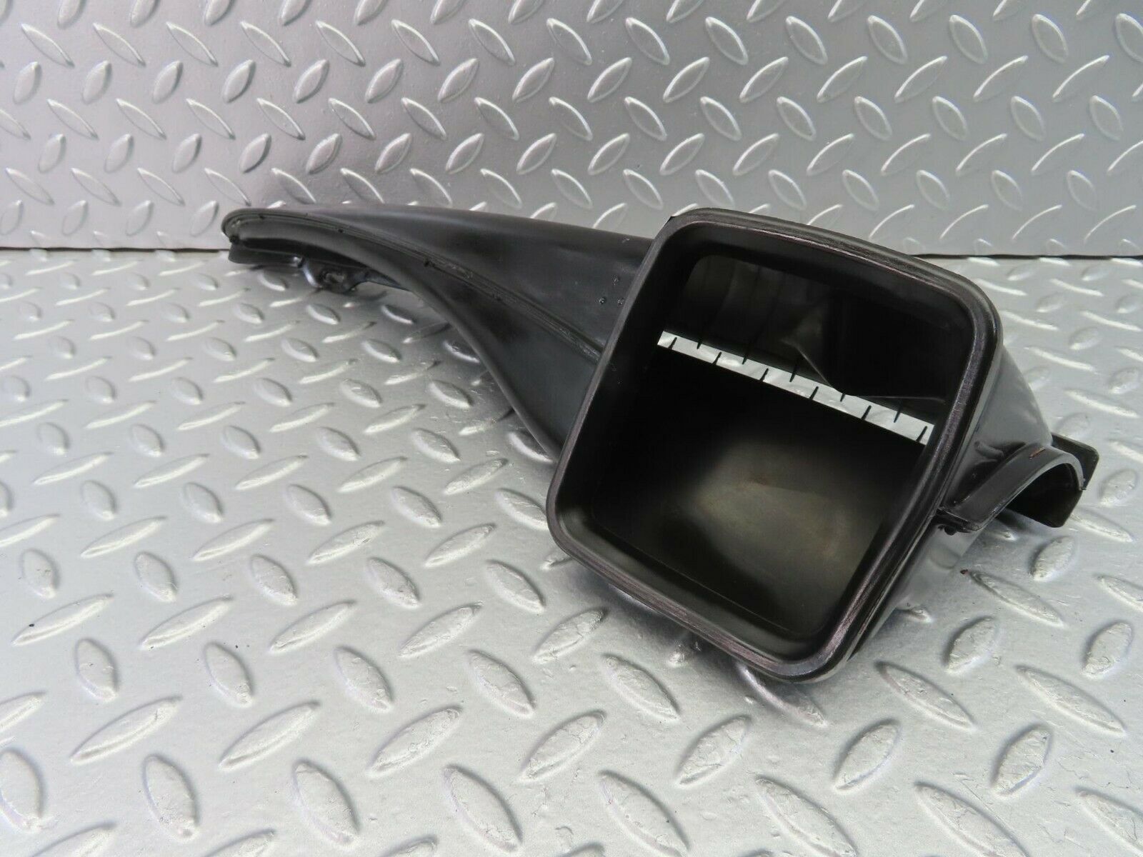 9987 Mercedes-Benz C123 230CE Coupe Air Duct Vent Right Side 1238300219