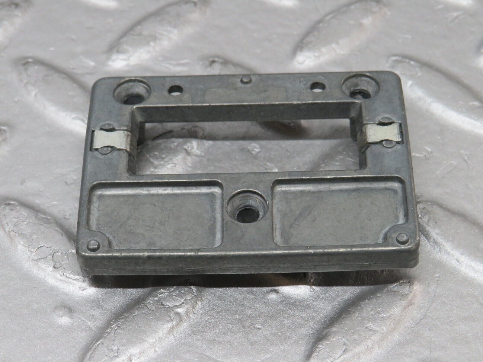 36584 Mercedes-Benz W201 190E 2.0L Rear View Mirror Bracket 2018100011