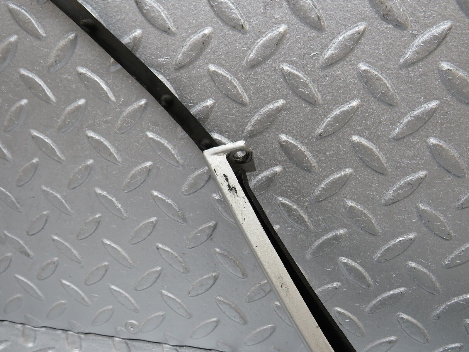 39694 Mercedes-Benz R129 320SL Coupe Right Headlight Lower Trim 1298260677 1298260877