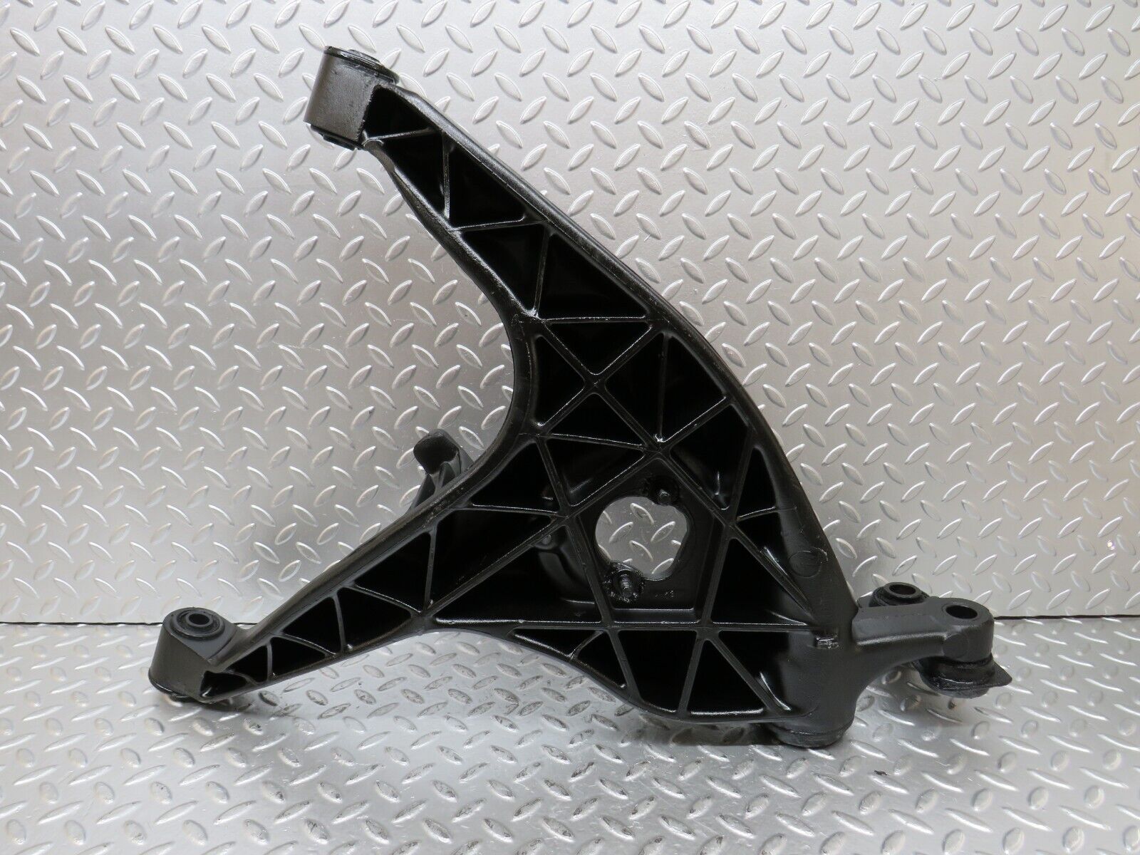 26311 Mercedes-Benz W116 450SE Trailing Arm Control Rear Right 1073521904