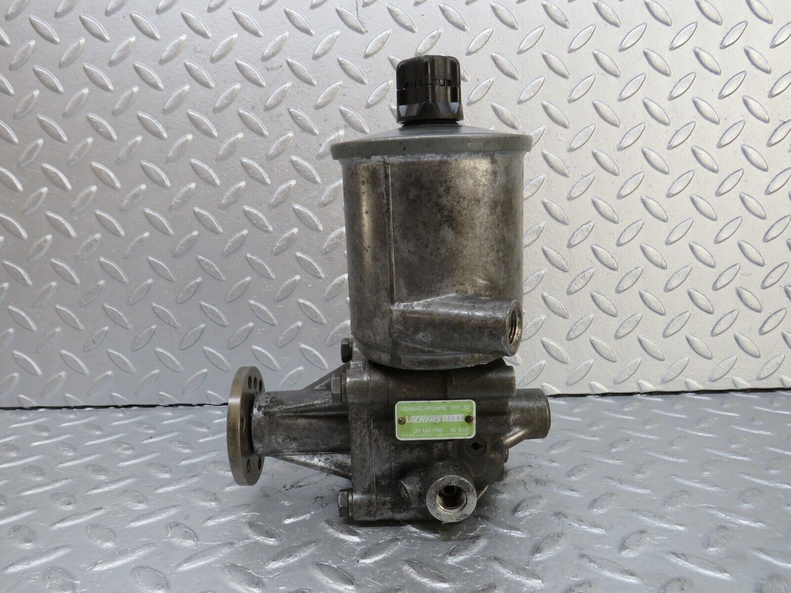 36669 Mercedes-Benz W201 190E 2.0L Power Steering Pump 2014601780