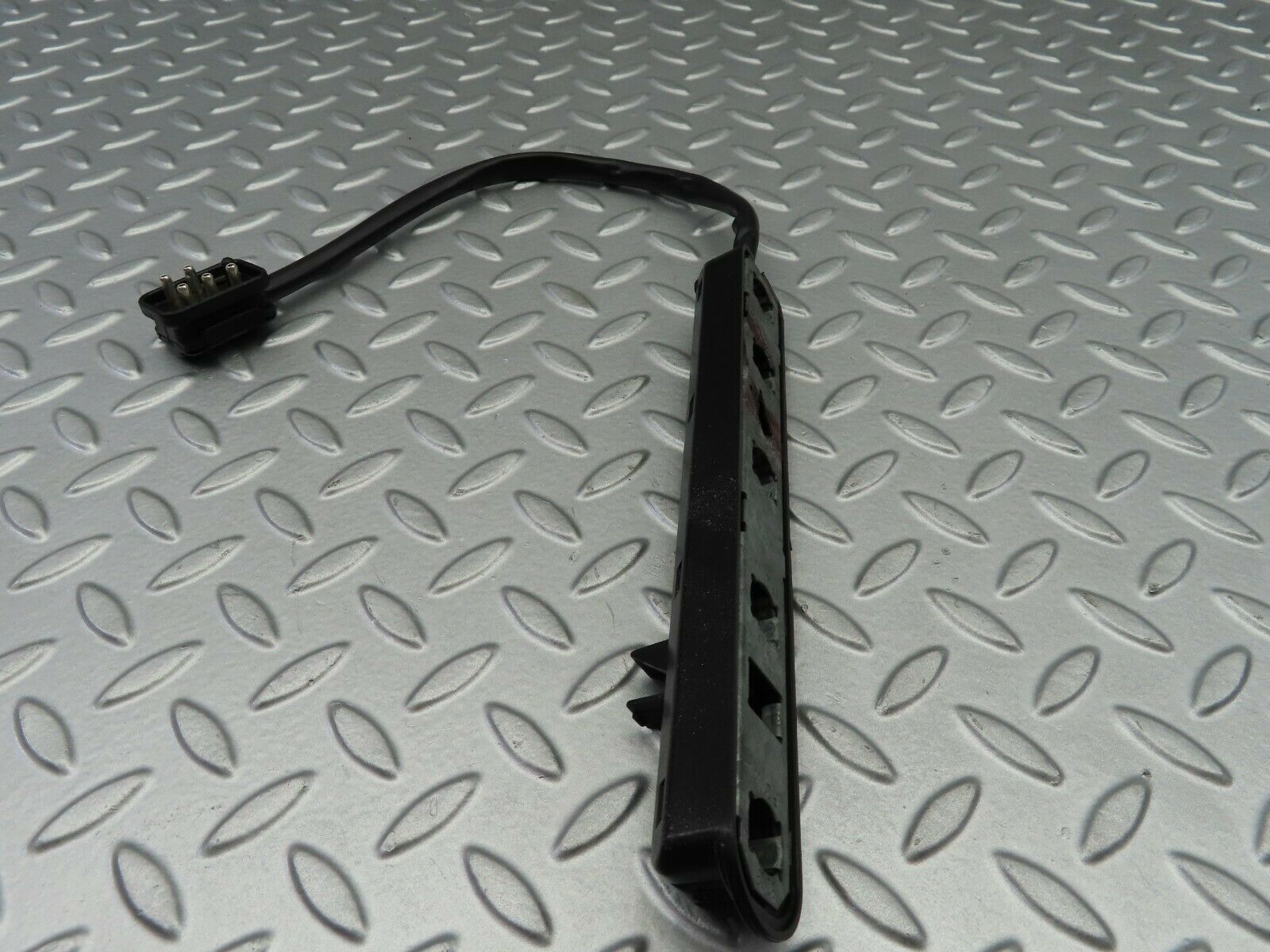 6537 Mercedes-Benz S124 E220 Wagon Left Tail Light Bulb Holder